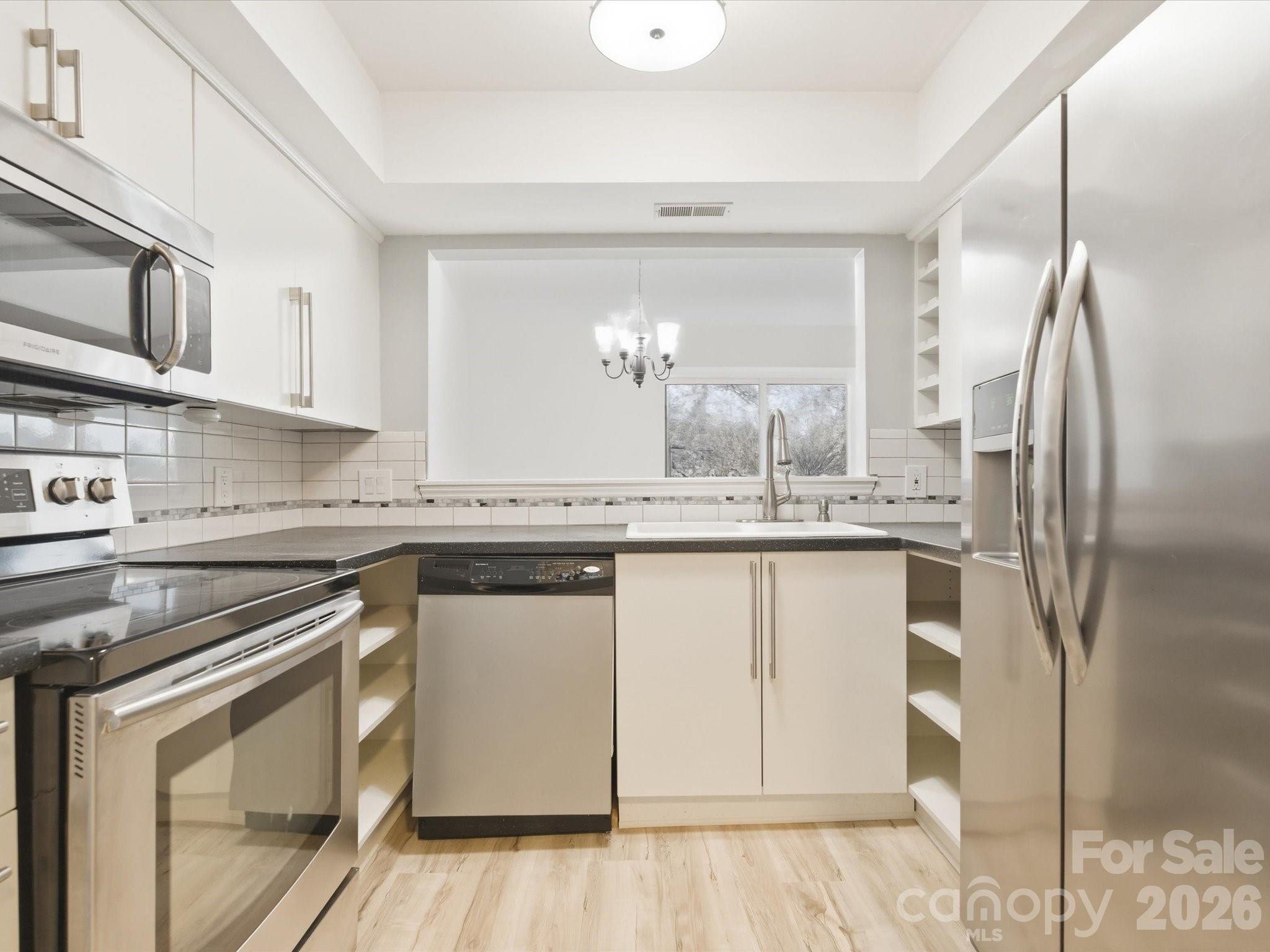 9404 S Vicksburg Park Court — Charlotte