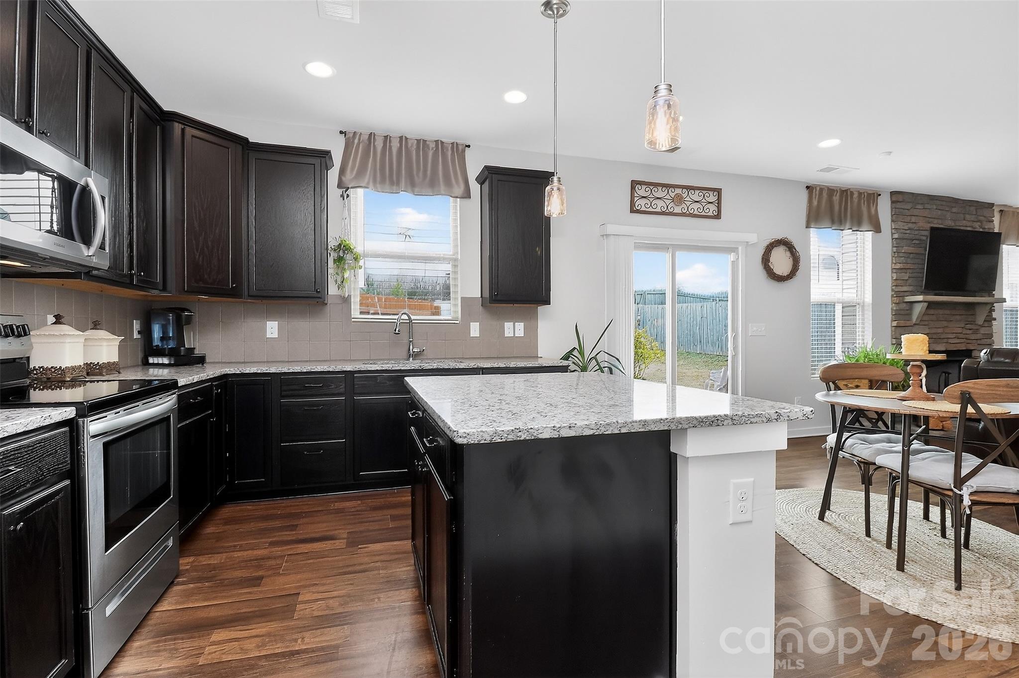 4626 Gibbons Link Road — Charlotte