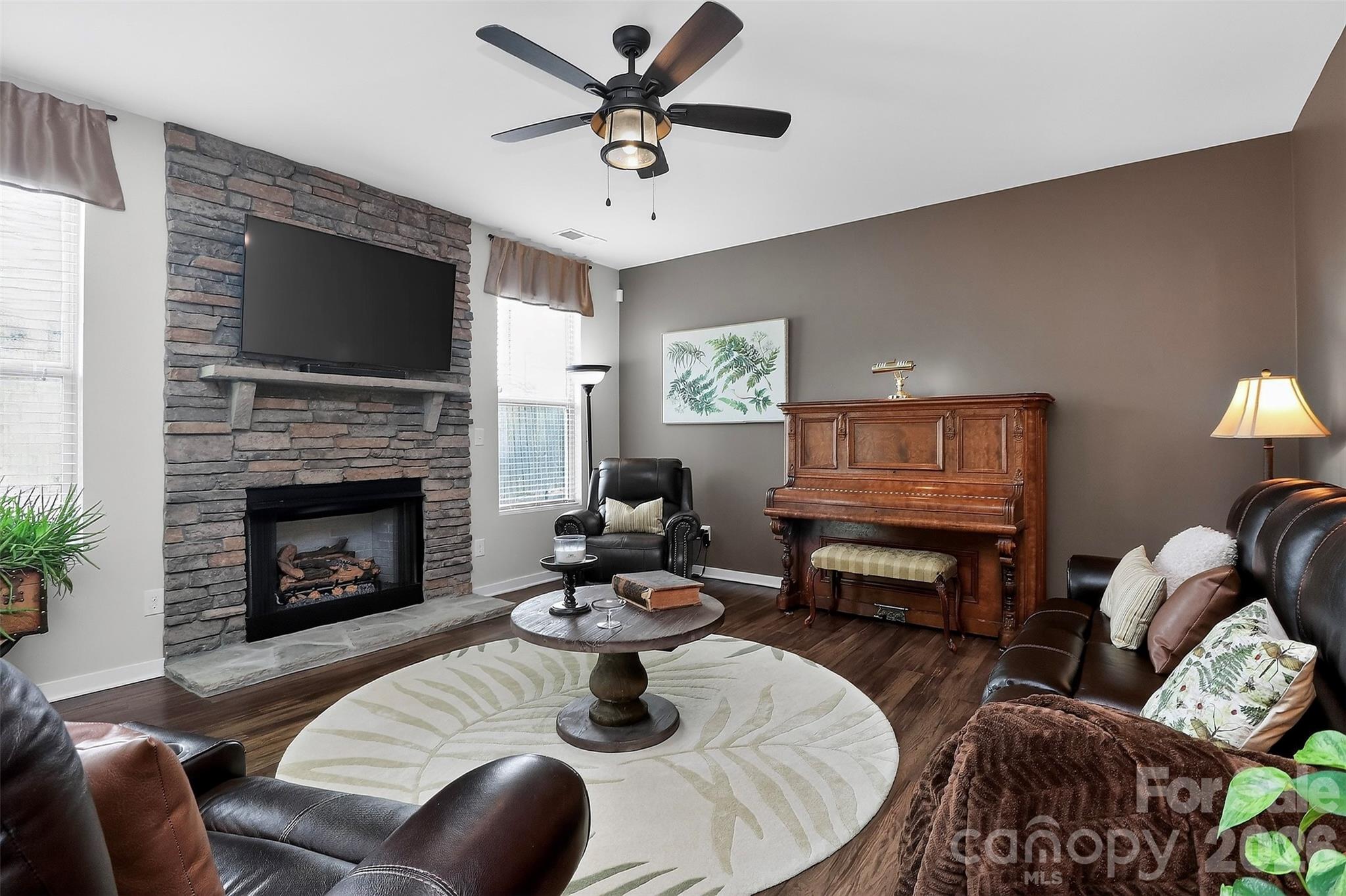 4626 Gibbons Link Road — Charlotte