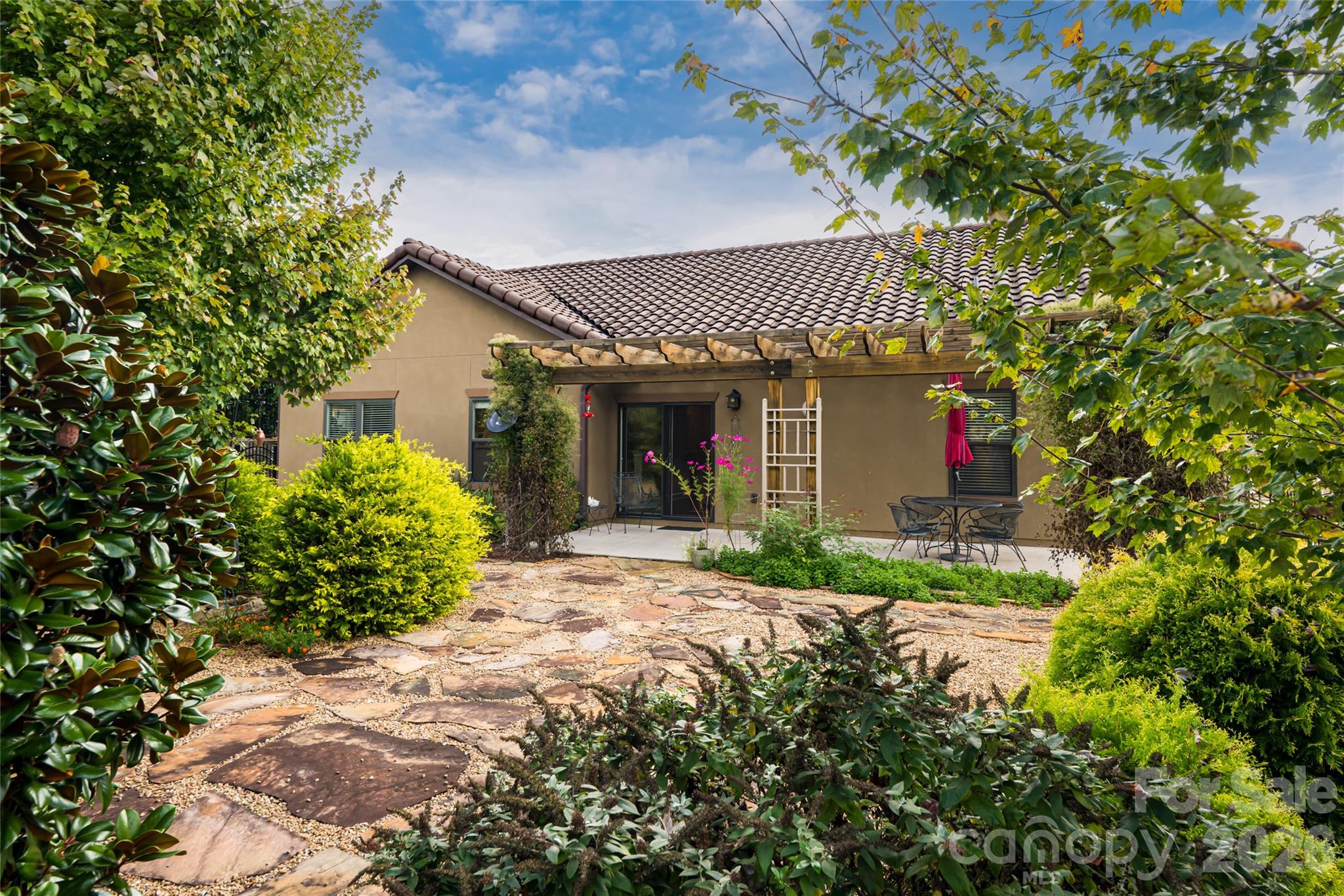 5 Pacifico Drive — Asheville