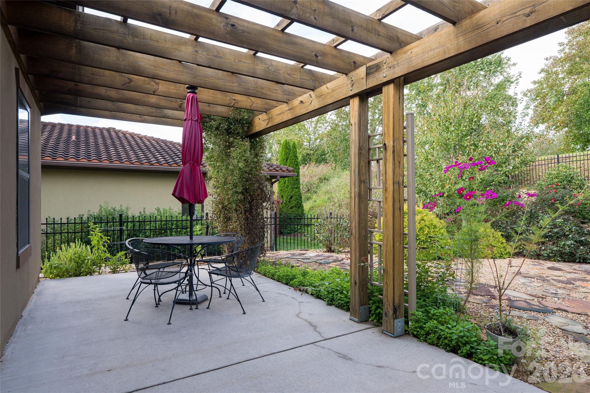 5 Pacifico Drive — Asheville