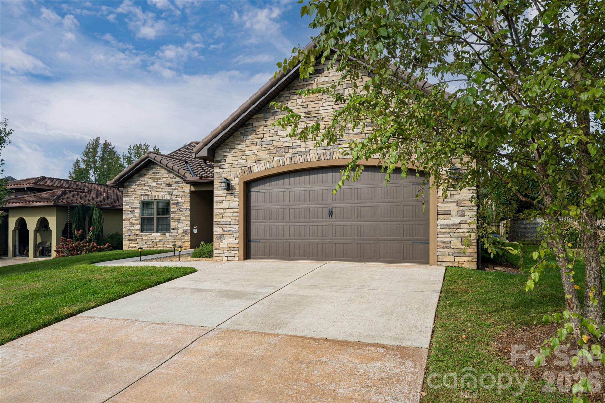 5 Pacifico Drive — Asheville