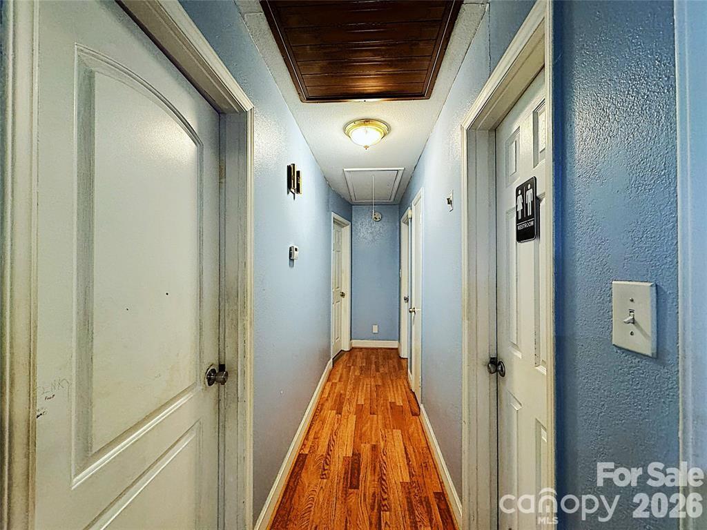 2209 Laura Drive — Charlotte