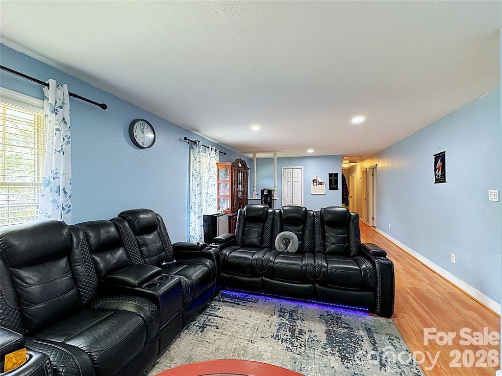 2209 Laura Drive — Charlotte