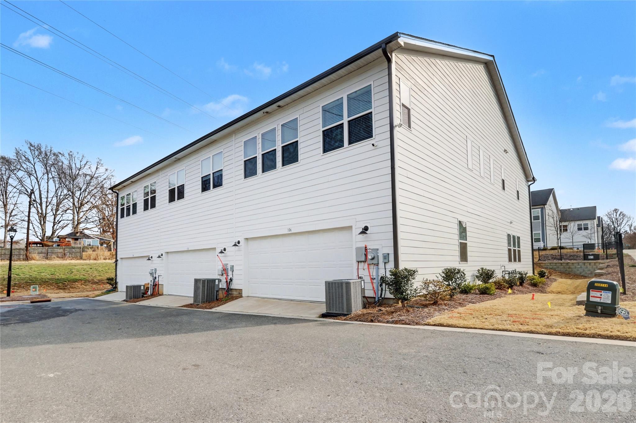 106 Renny Alley — Charlotte