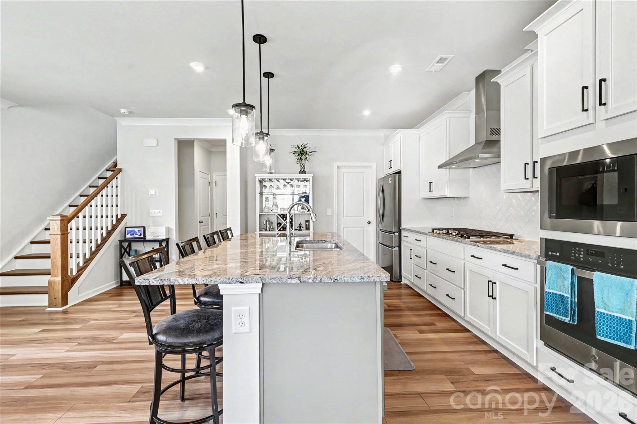 106 Renny Alley — Charlotte
