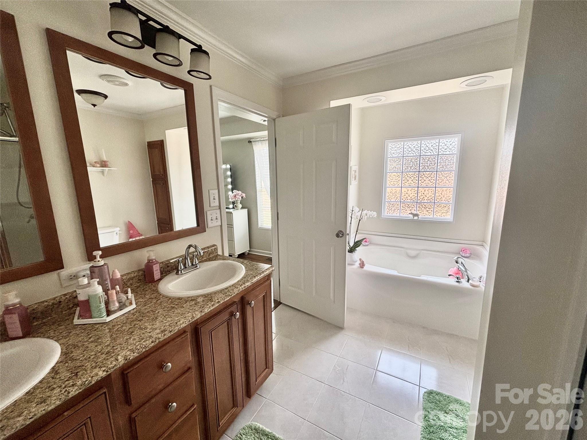 124 Hood Heights — Hendersonville