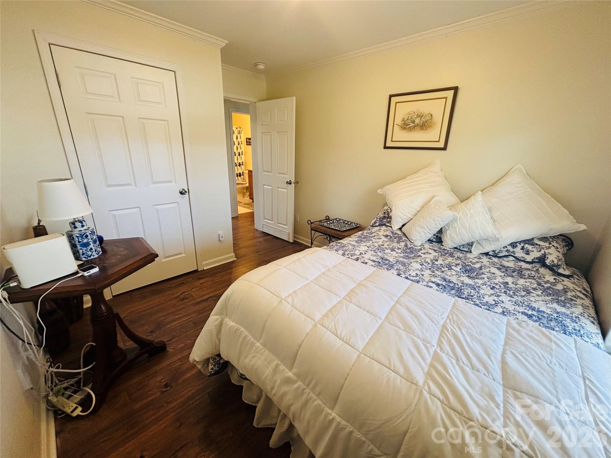 124 Hood Heights — Hendersonville