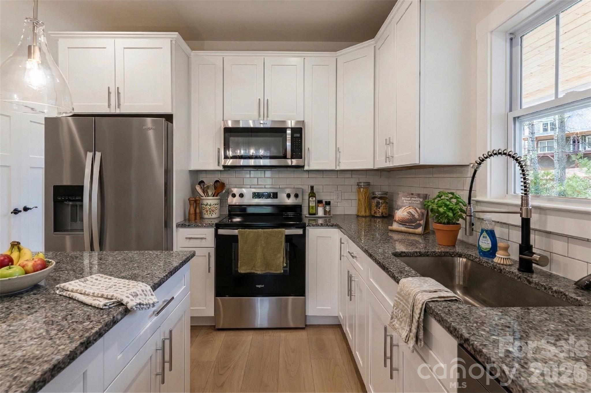 165 Cascade Ridge Road — Fairview