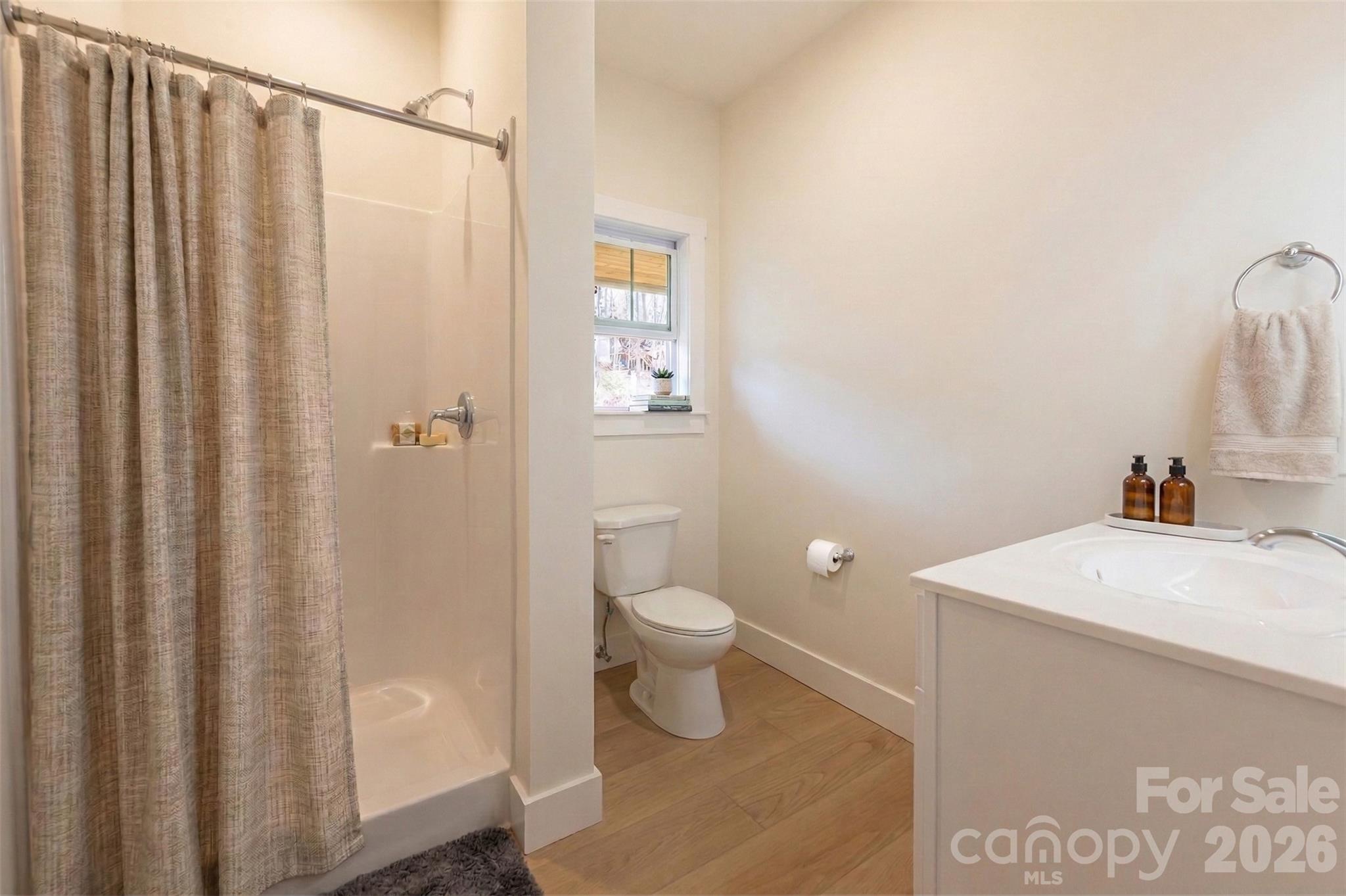 165 Cascade Ridge Road — Fairview