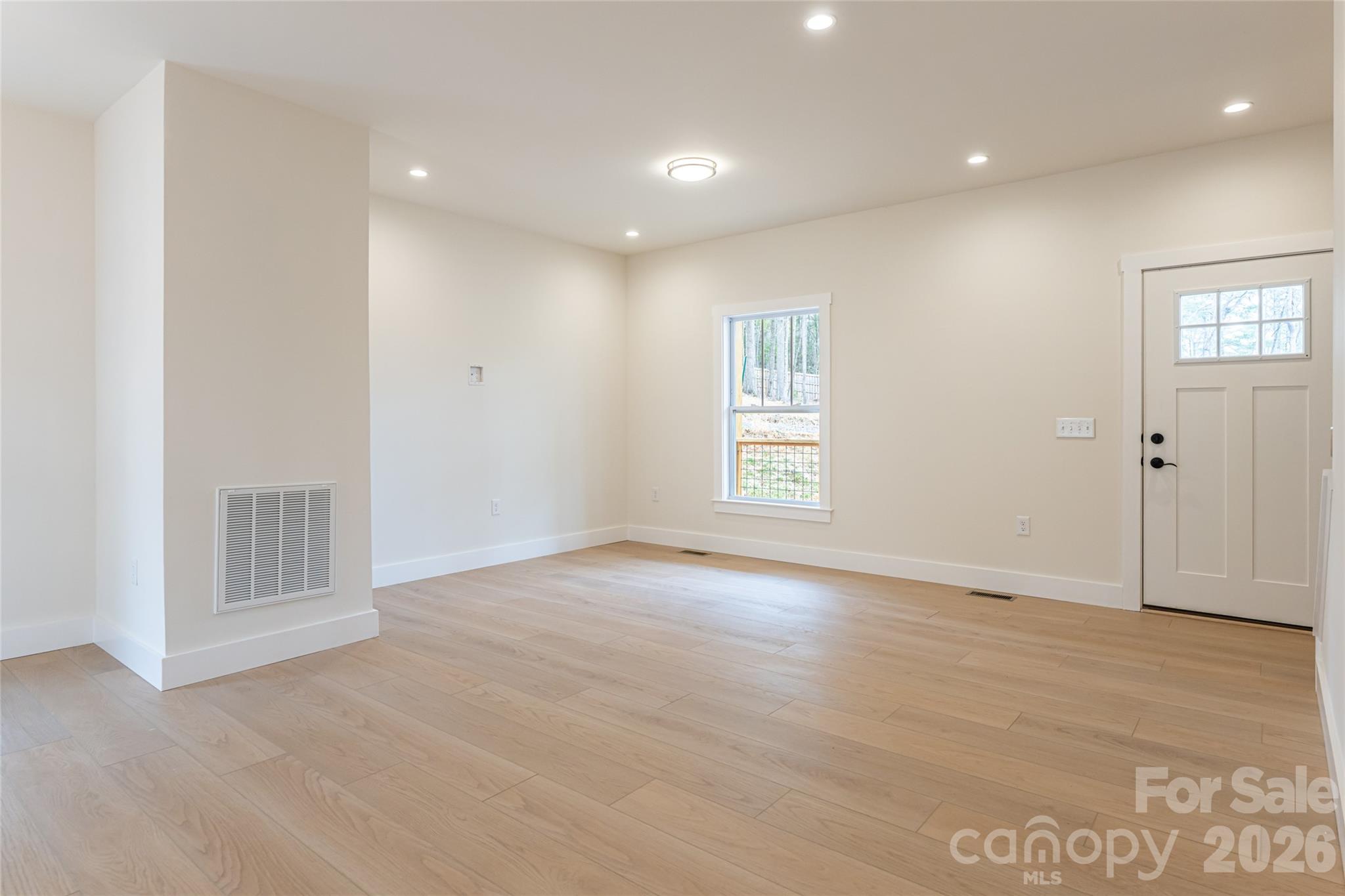 165 Cascade Ridge Road — Fairview