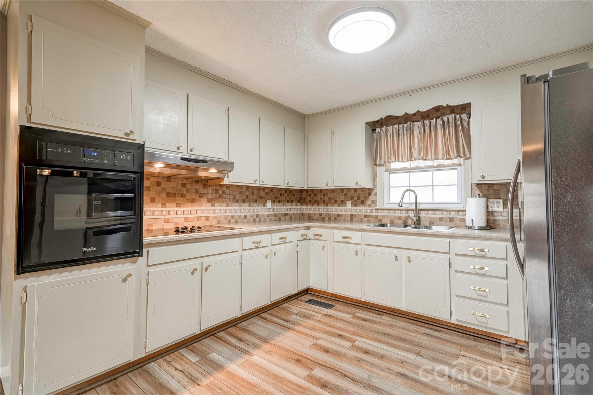 2926 Lake Drive — Shelby