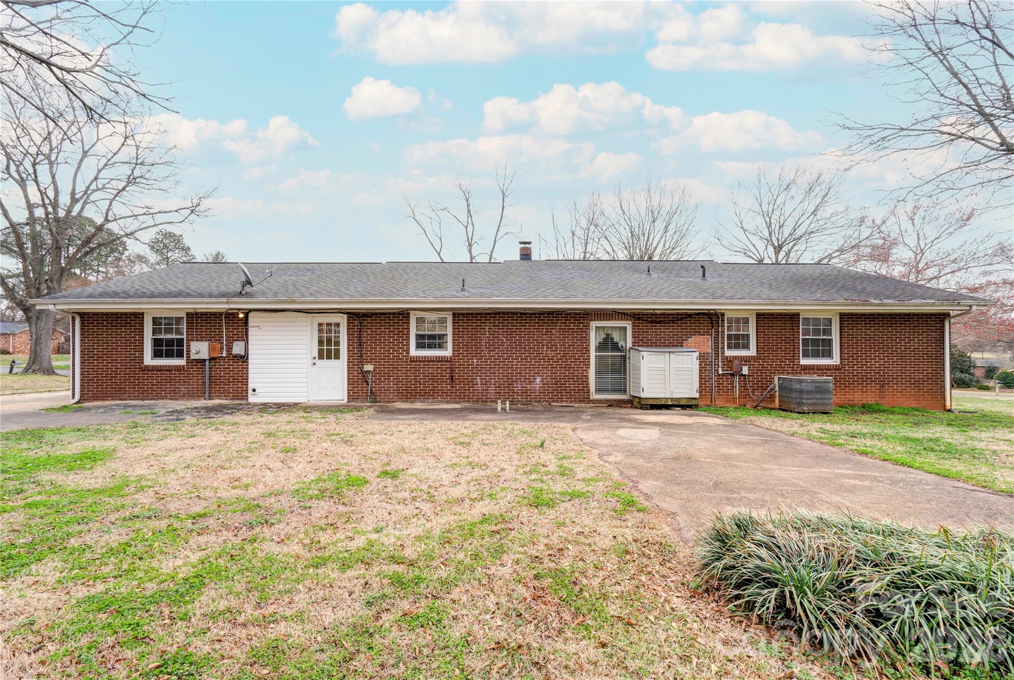 2926 Lake Drive — Shelby