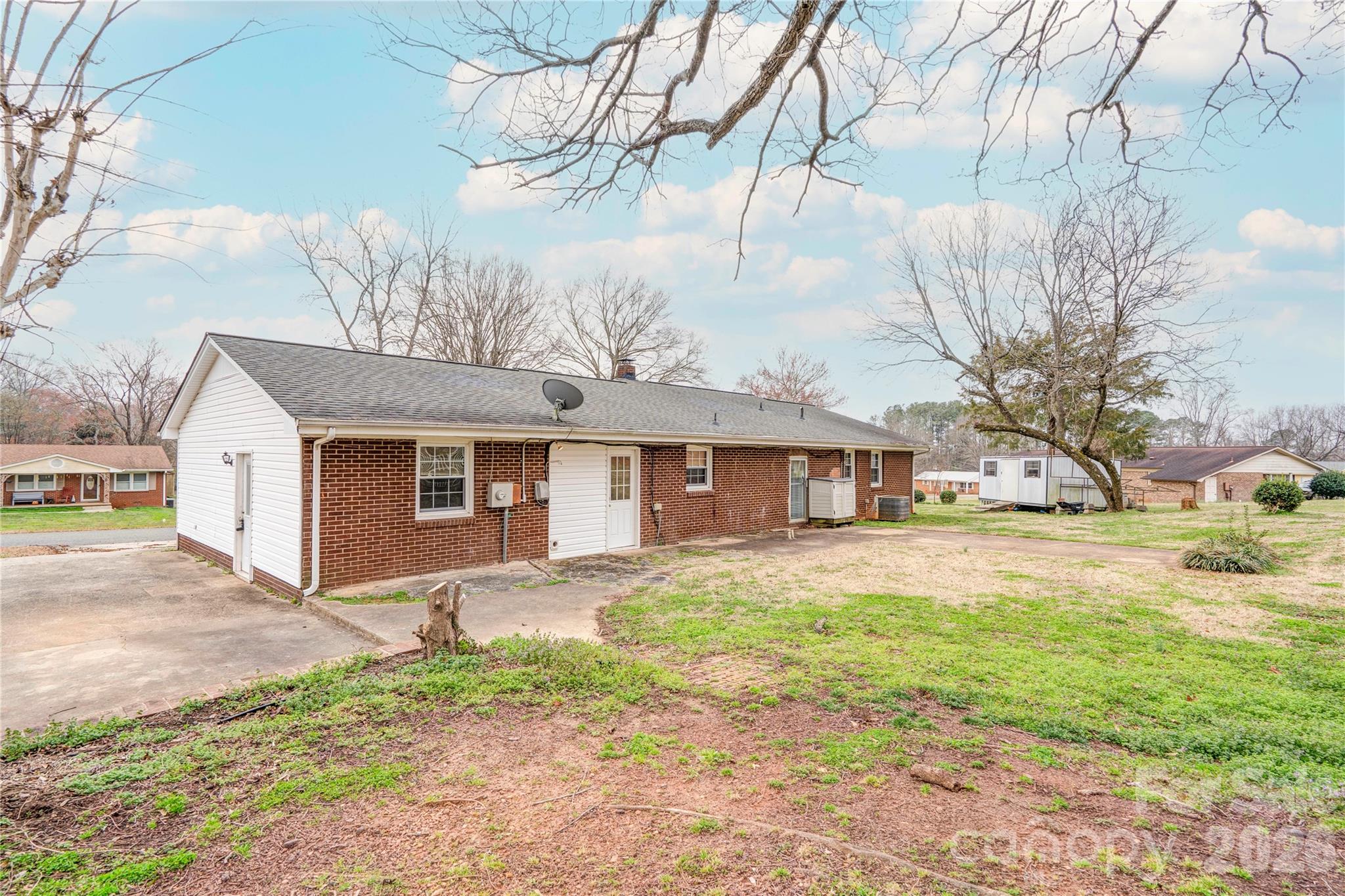 2926 Lake Drive — Shelby