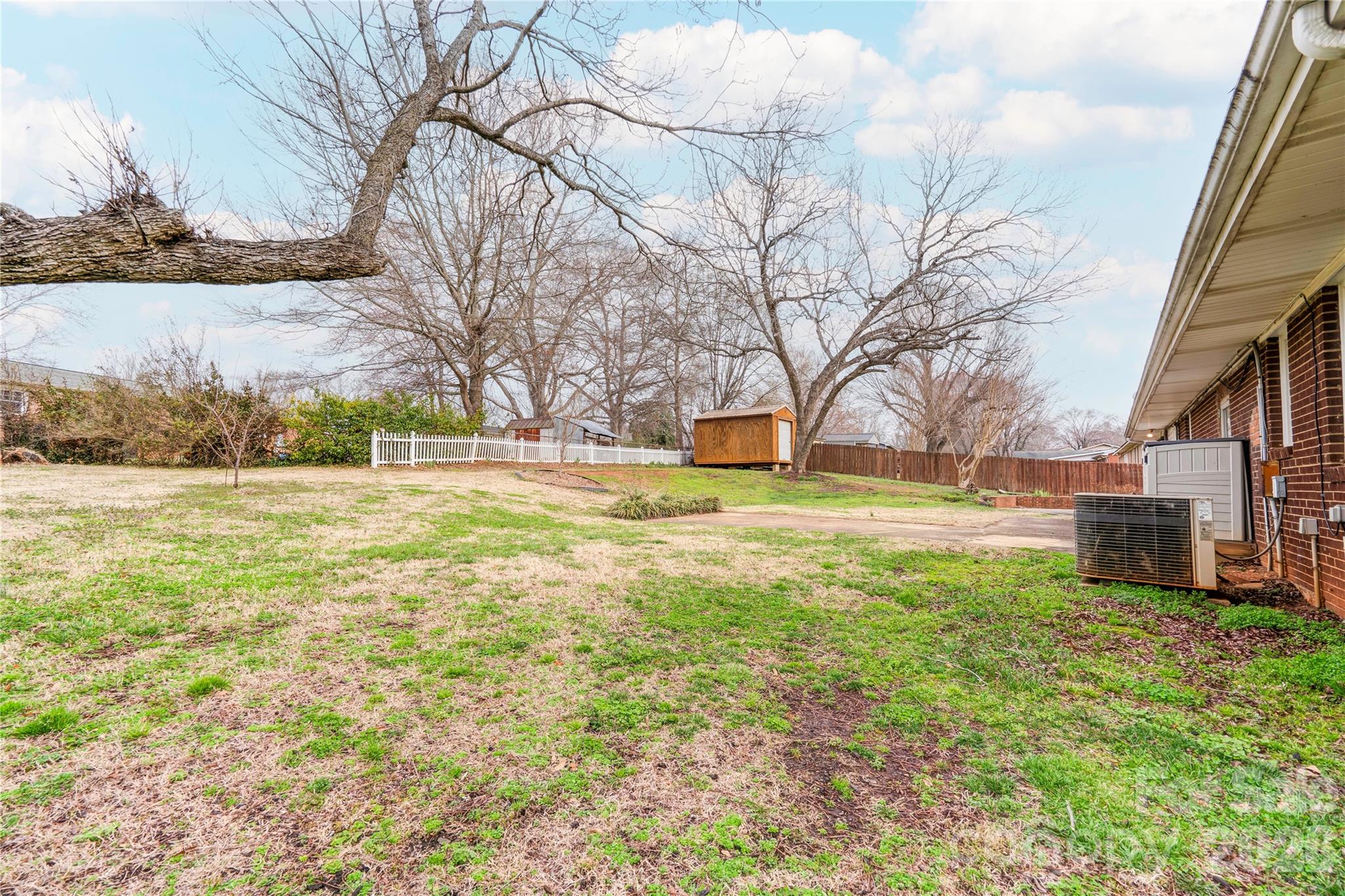 2926 Lake Drive — Shelby