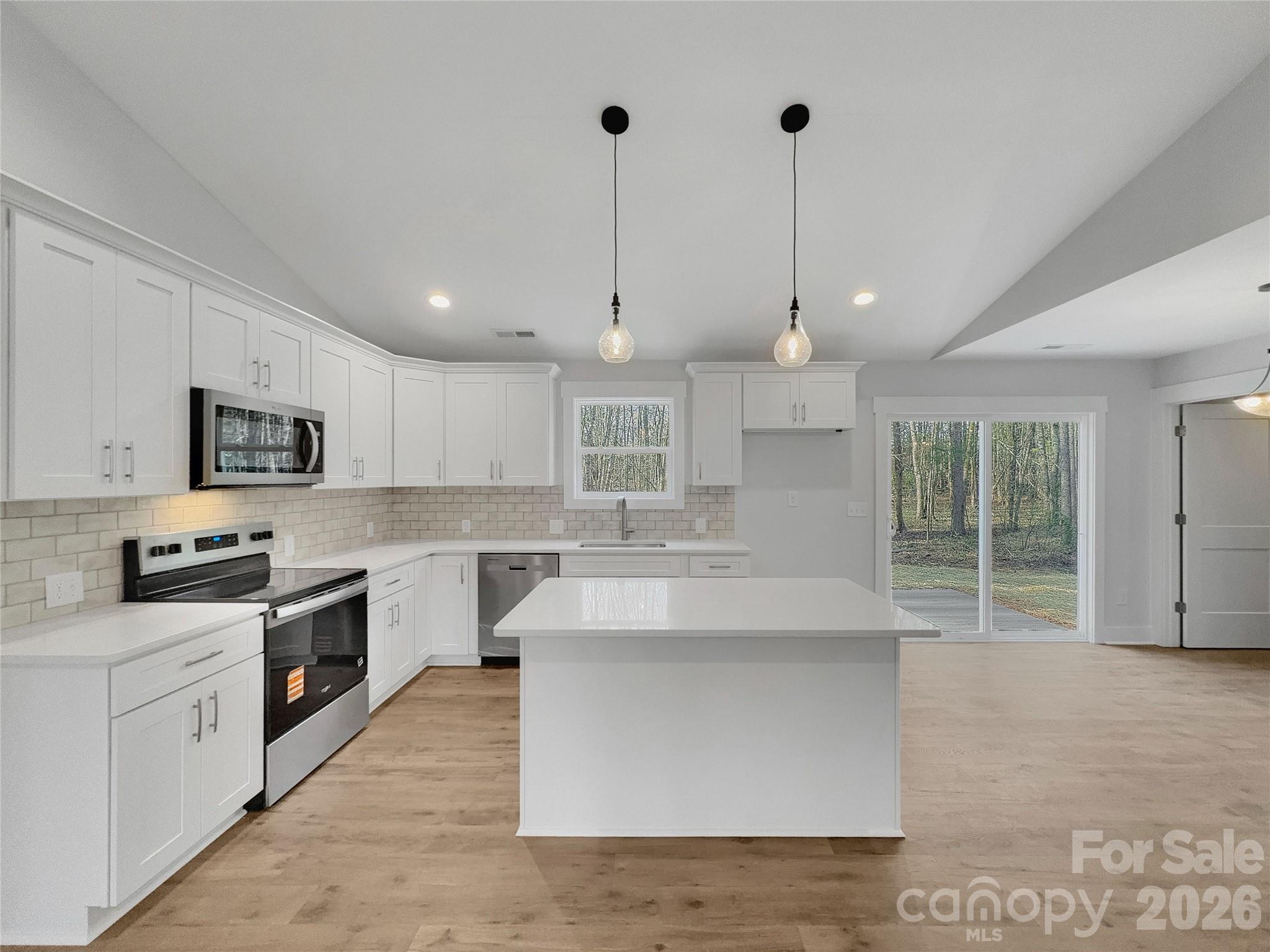 2338 Neill Road — Lancaster