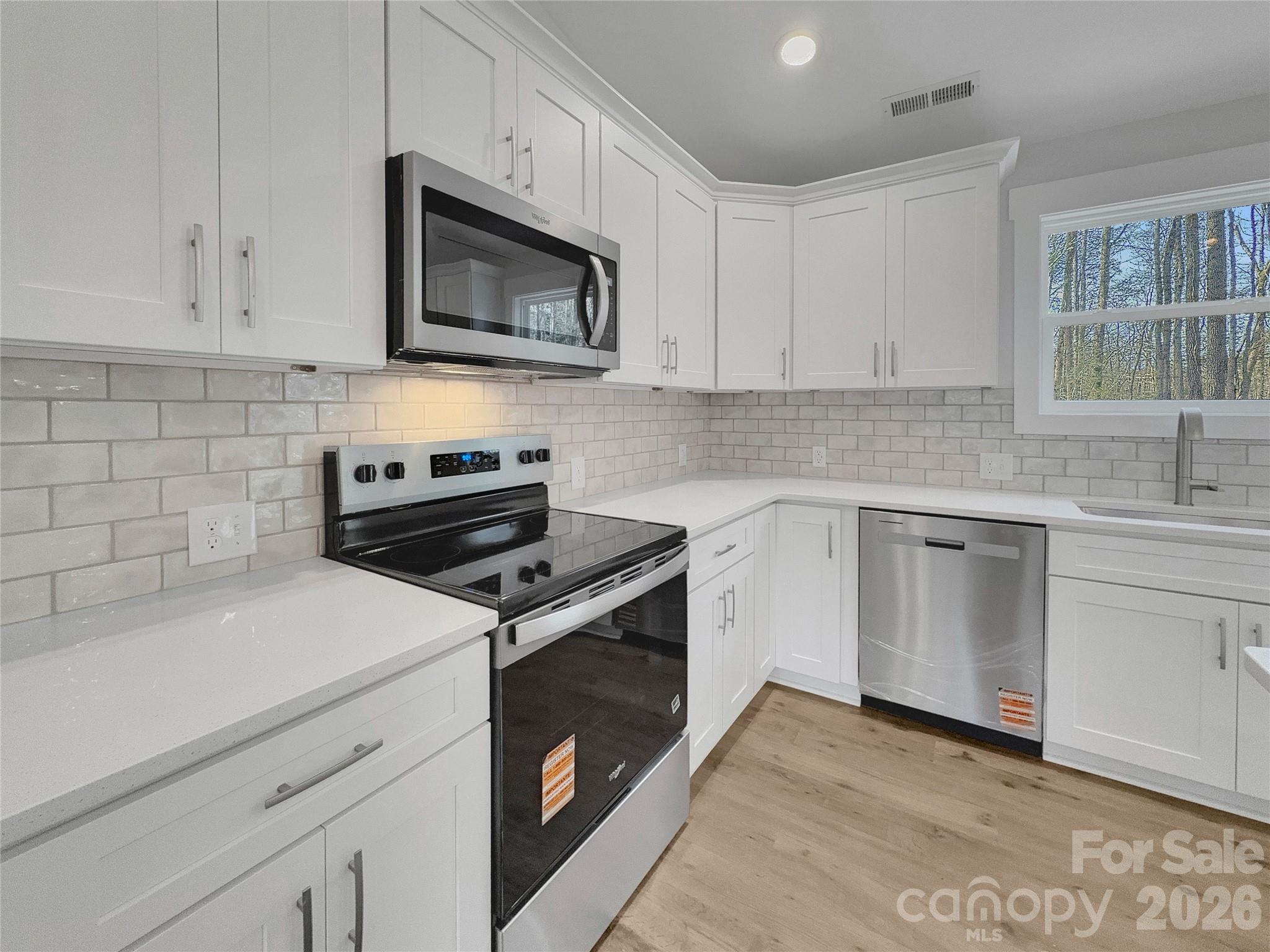 2338 Neill Road — Lancaster