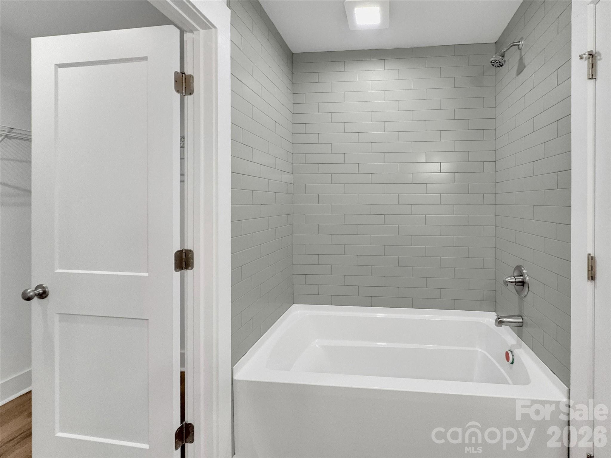 2338 Neill Road — Lancaster