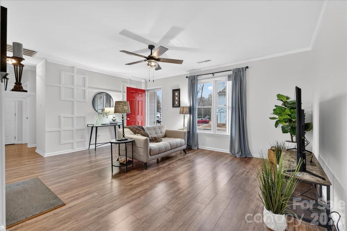 5917 Crape Myrtle Lane — Charlotte