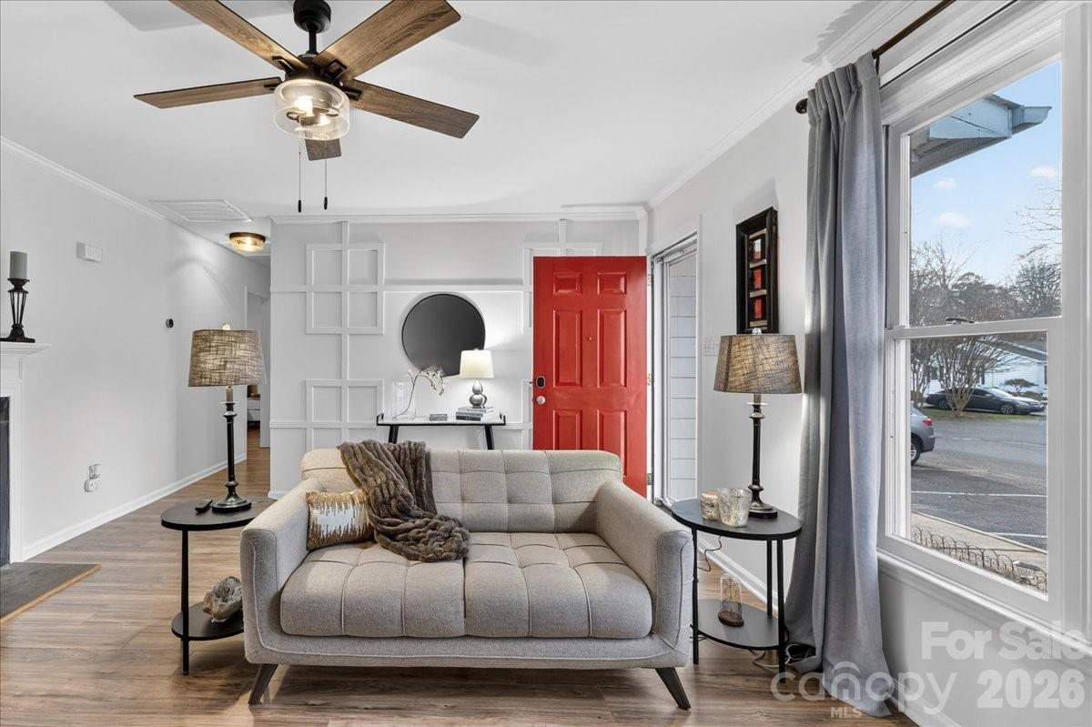 5917 Crape Myrtle Lane — Charlotte