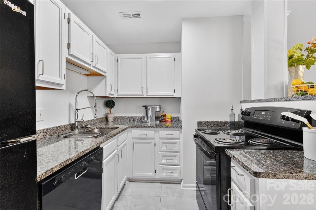 5917 Crape Myrtle Lane — Charlotte