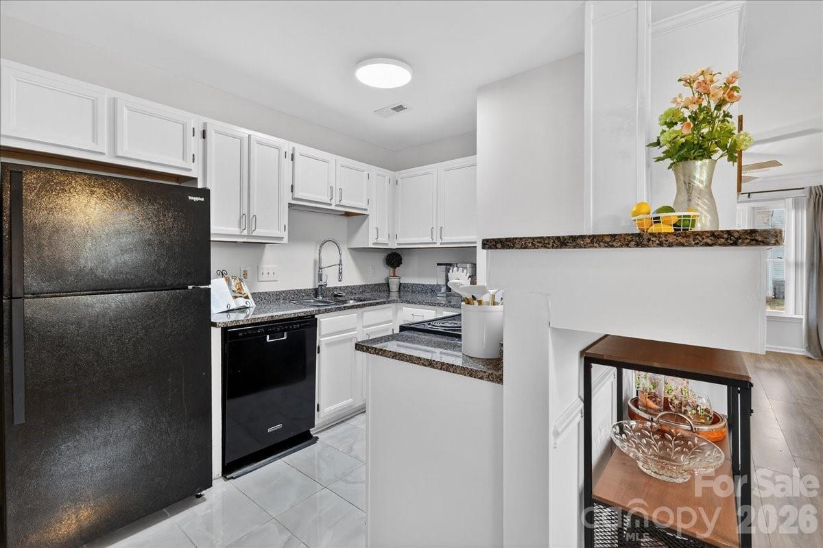 5917 Crape Myrtle Lane — Charlotte