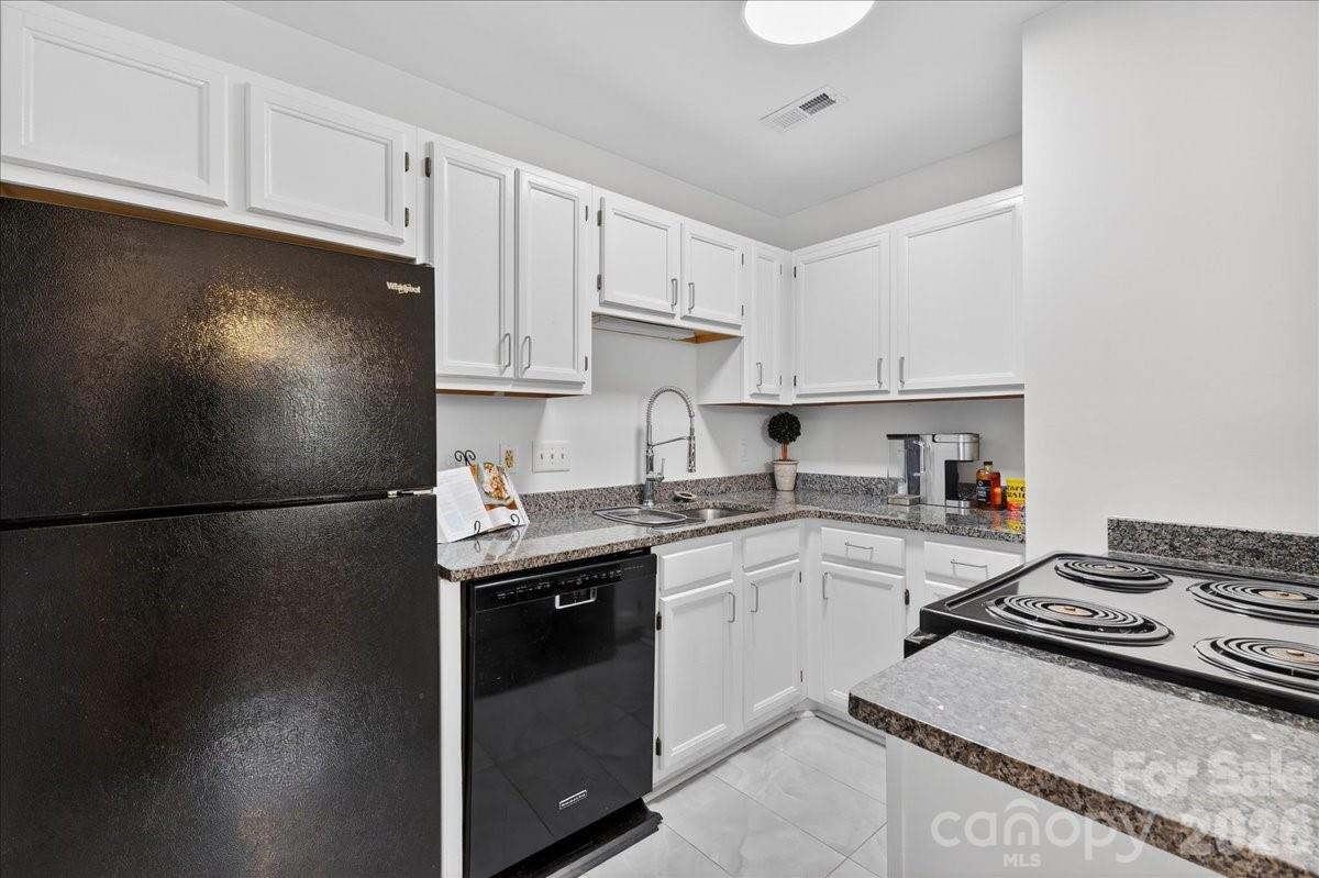 5917 Crape Myrtle Lane — Charlotte