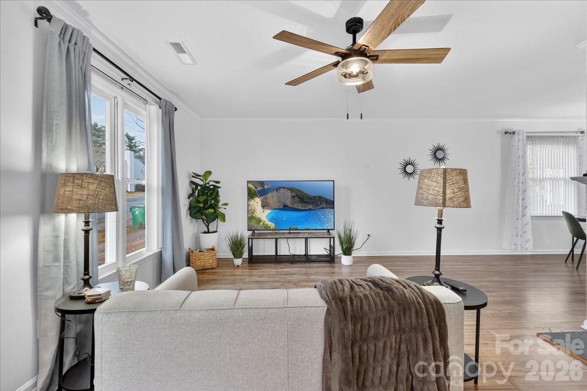 5917 Crape Myrtle Lane — Charlotte
