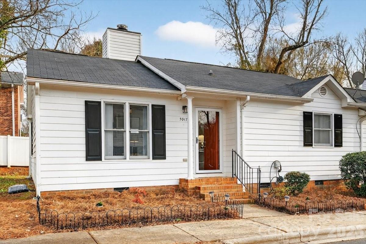 5917 Crape Myrtle Lane — Charlotte