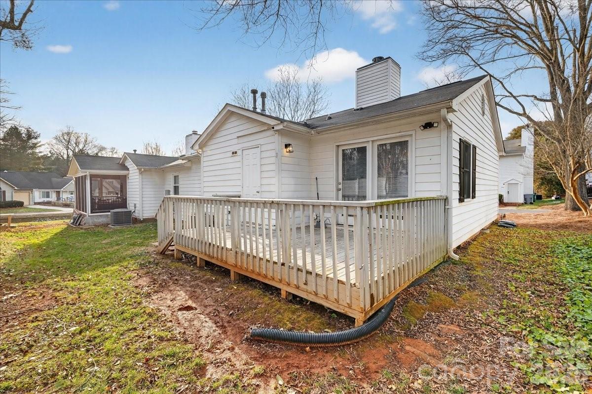 5917 Crape Myrtle Lane — Charlotte
