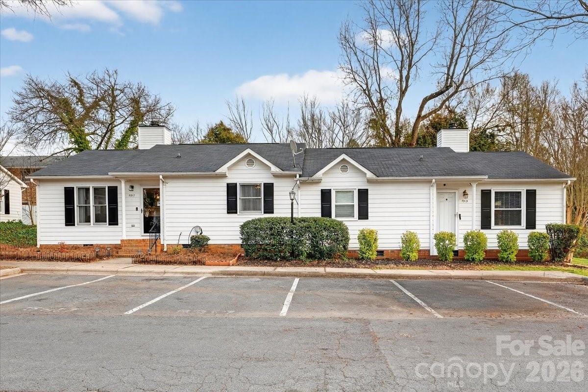 5917 Crape Myrtle Lane — Charlotte