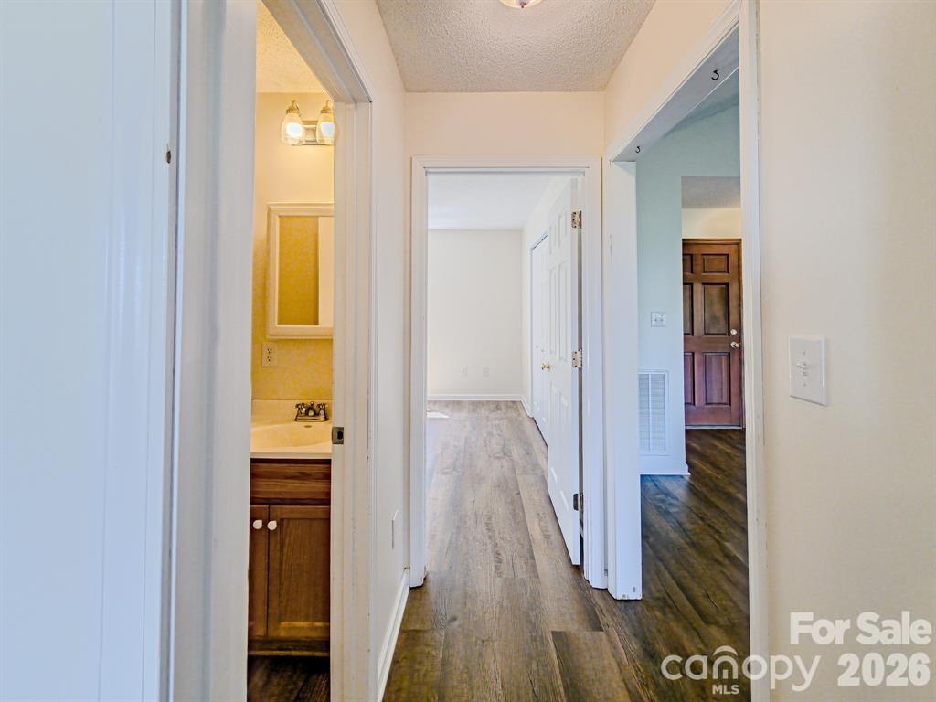 485 Mountain Lookout Drive — Bostic