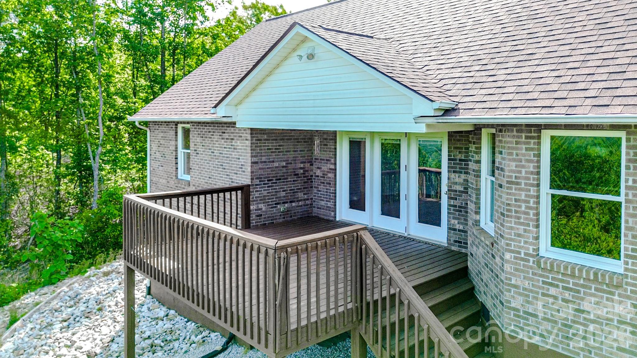 485 Mountain Lookout Drive — Bostic