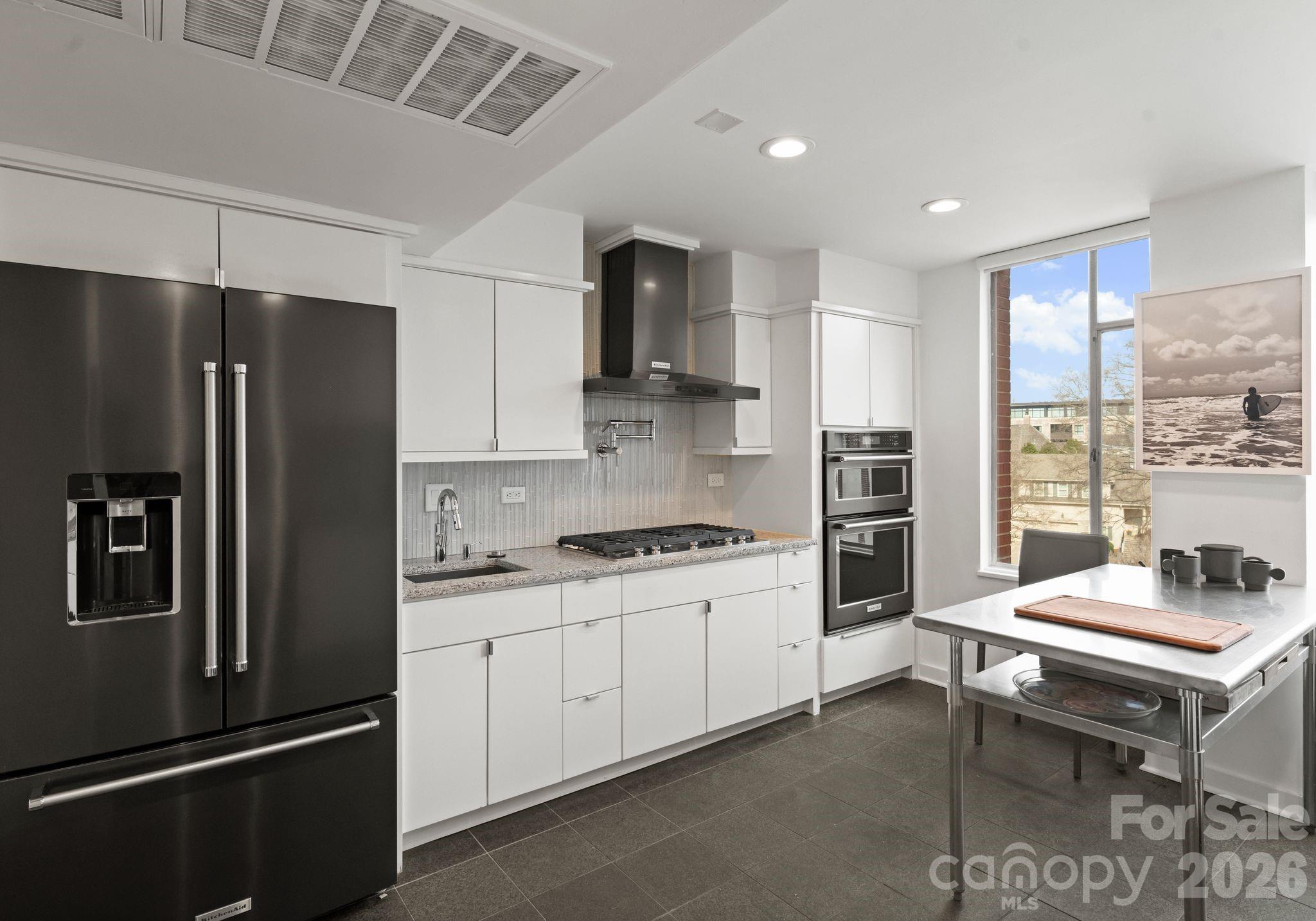 1300 Queens Road — Charlotte