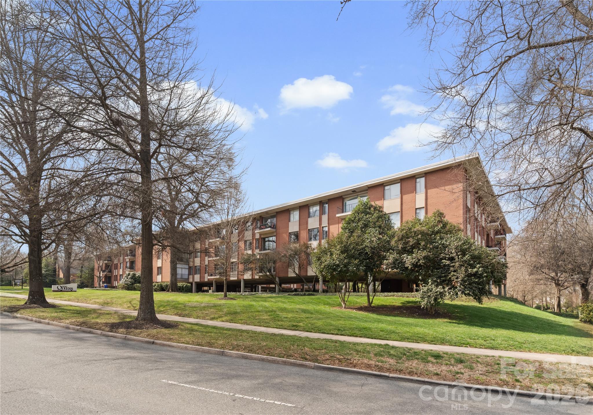 1300 Queens Road — Charlotte