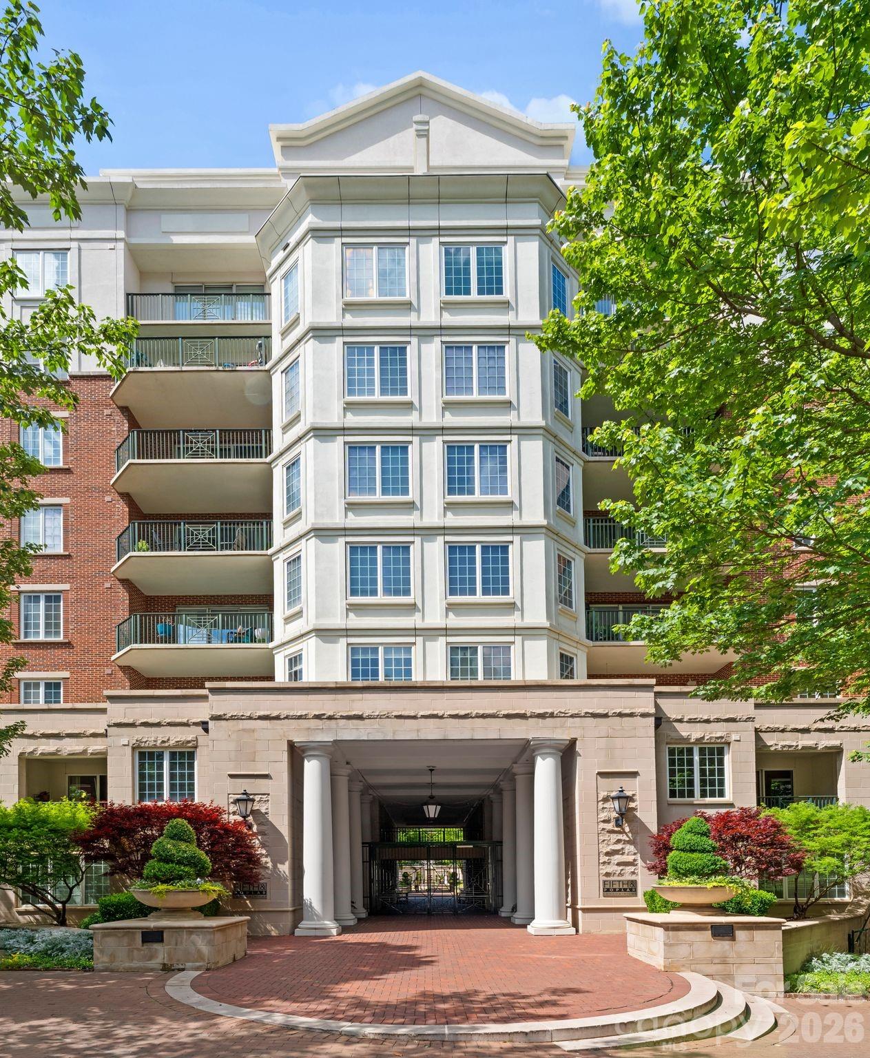 300 W 5th Street W #509 — Charlotte
