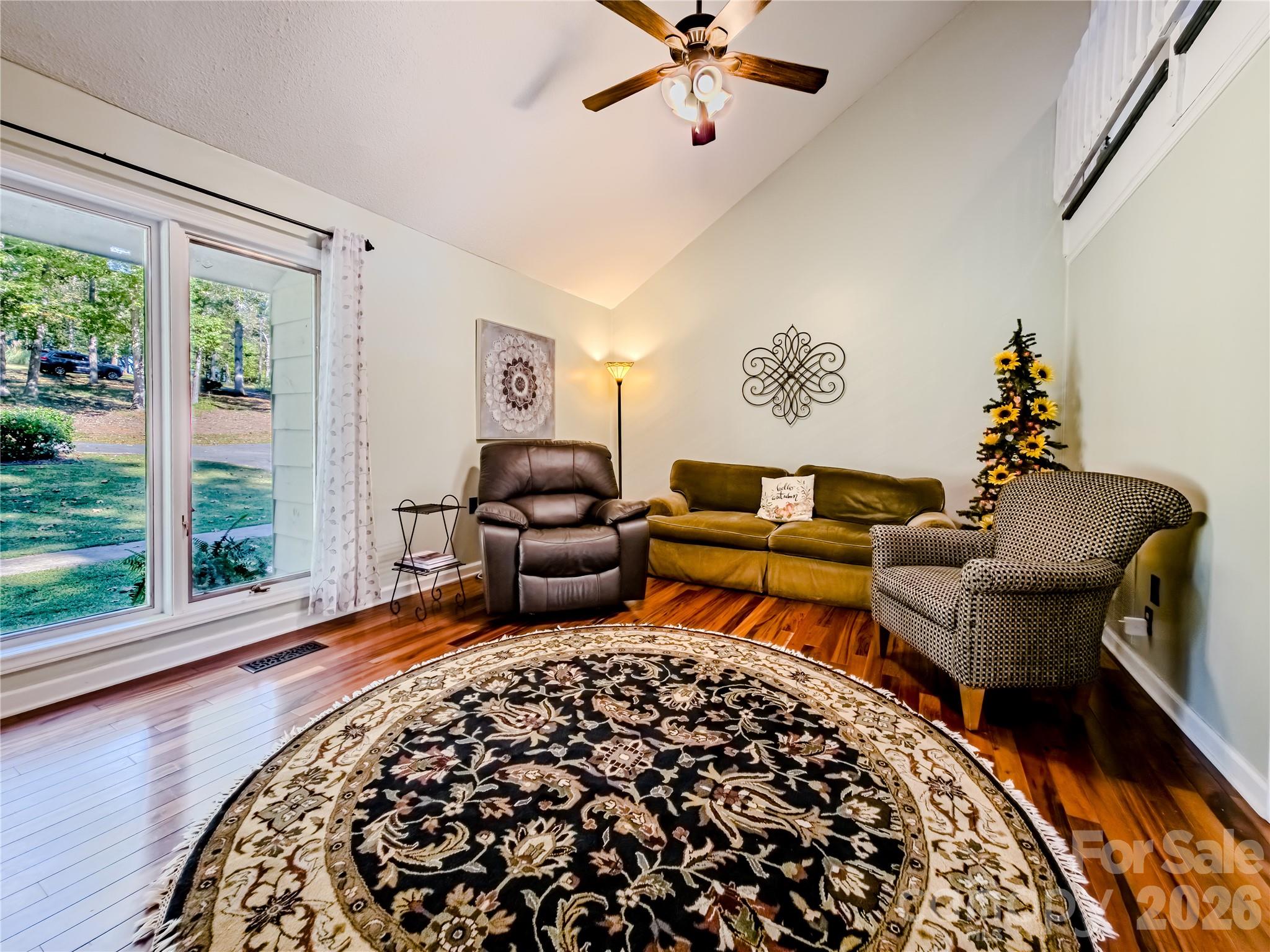 142 Padgett-Burns Road — Forest City