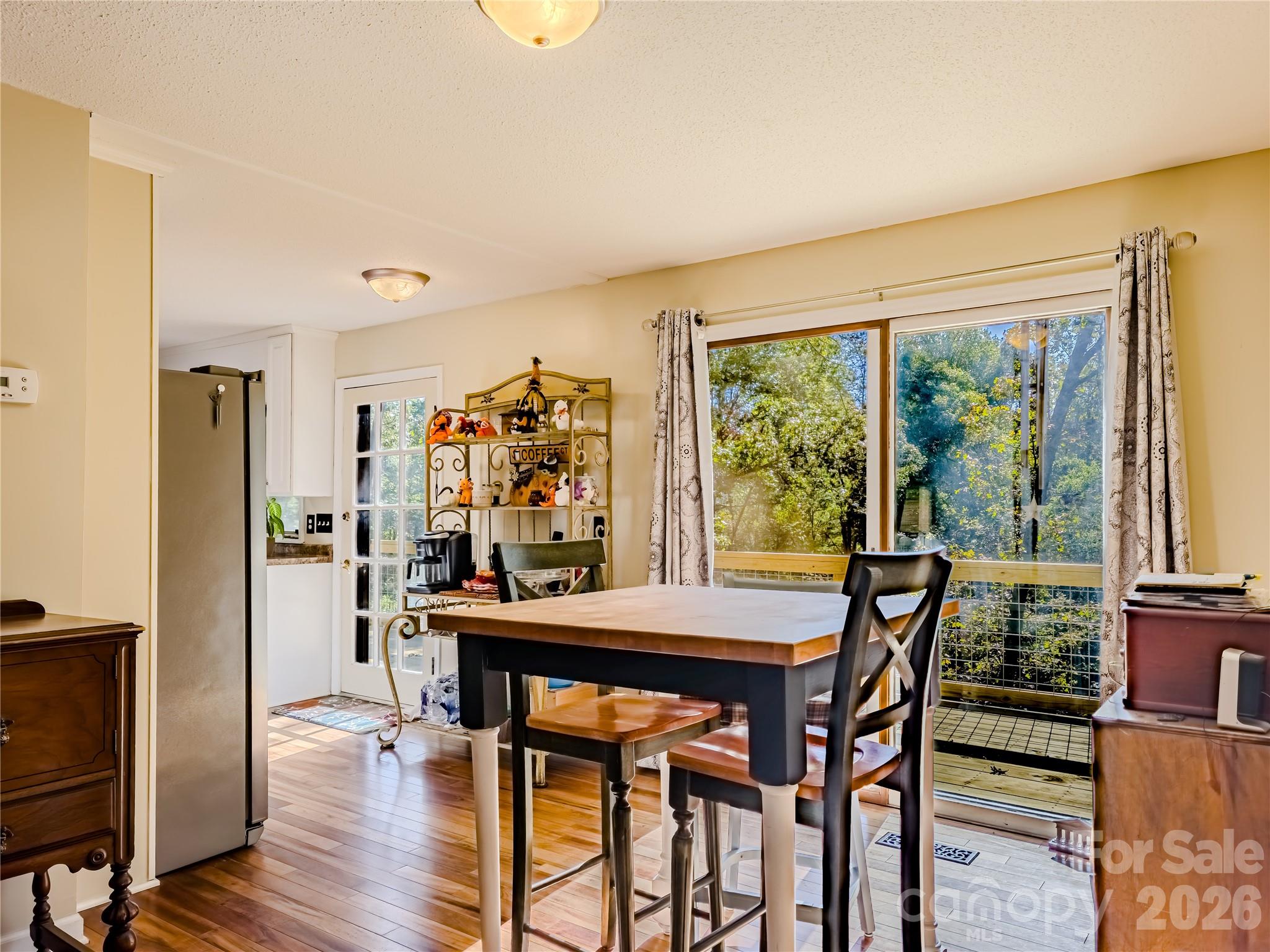 142 Padgett-Burns Road — Forest City