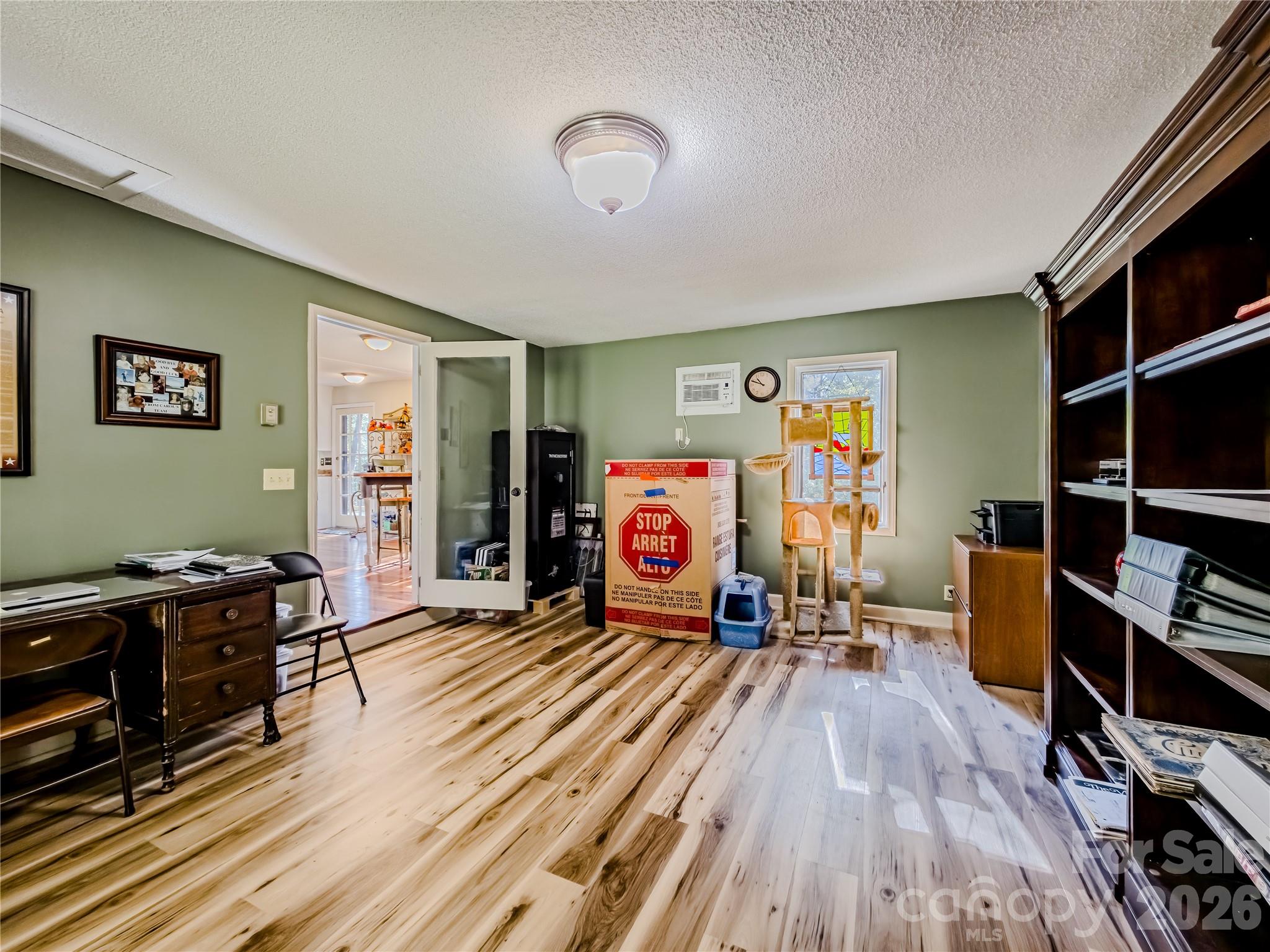 142 Padgett-Burns Road — Forest City