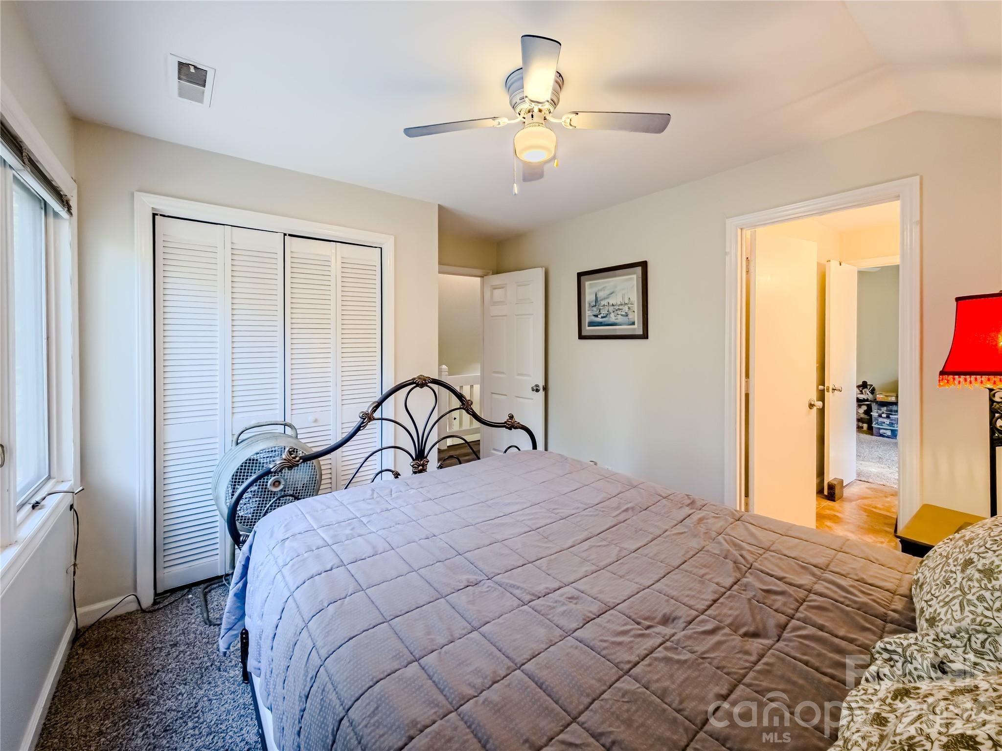 142 Padgett-Burns Road — Forest City