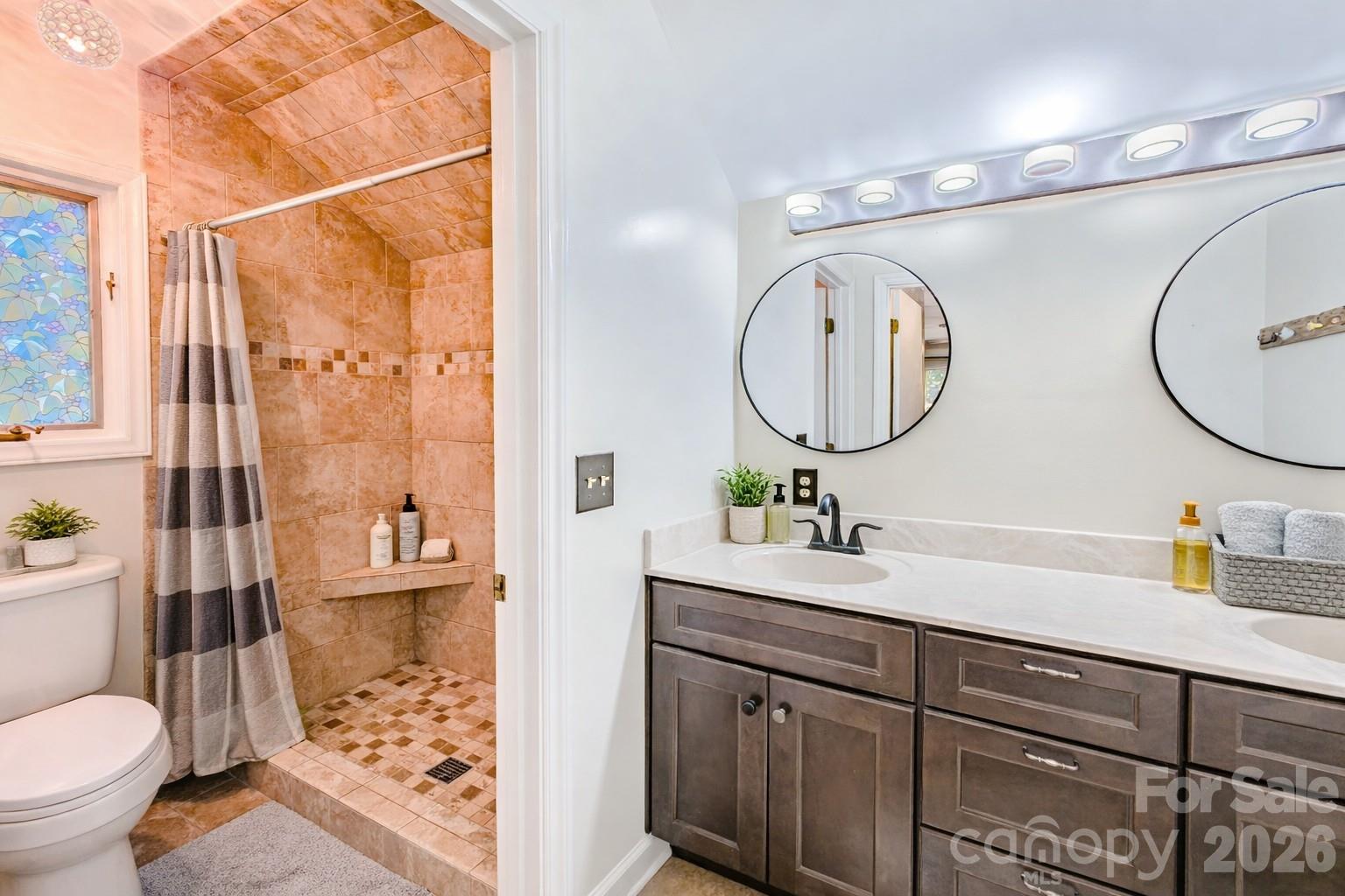 142 Padgett-Burns Road — Forest City