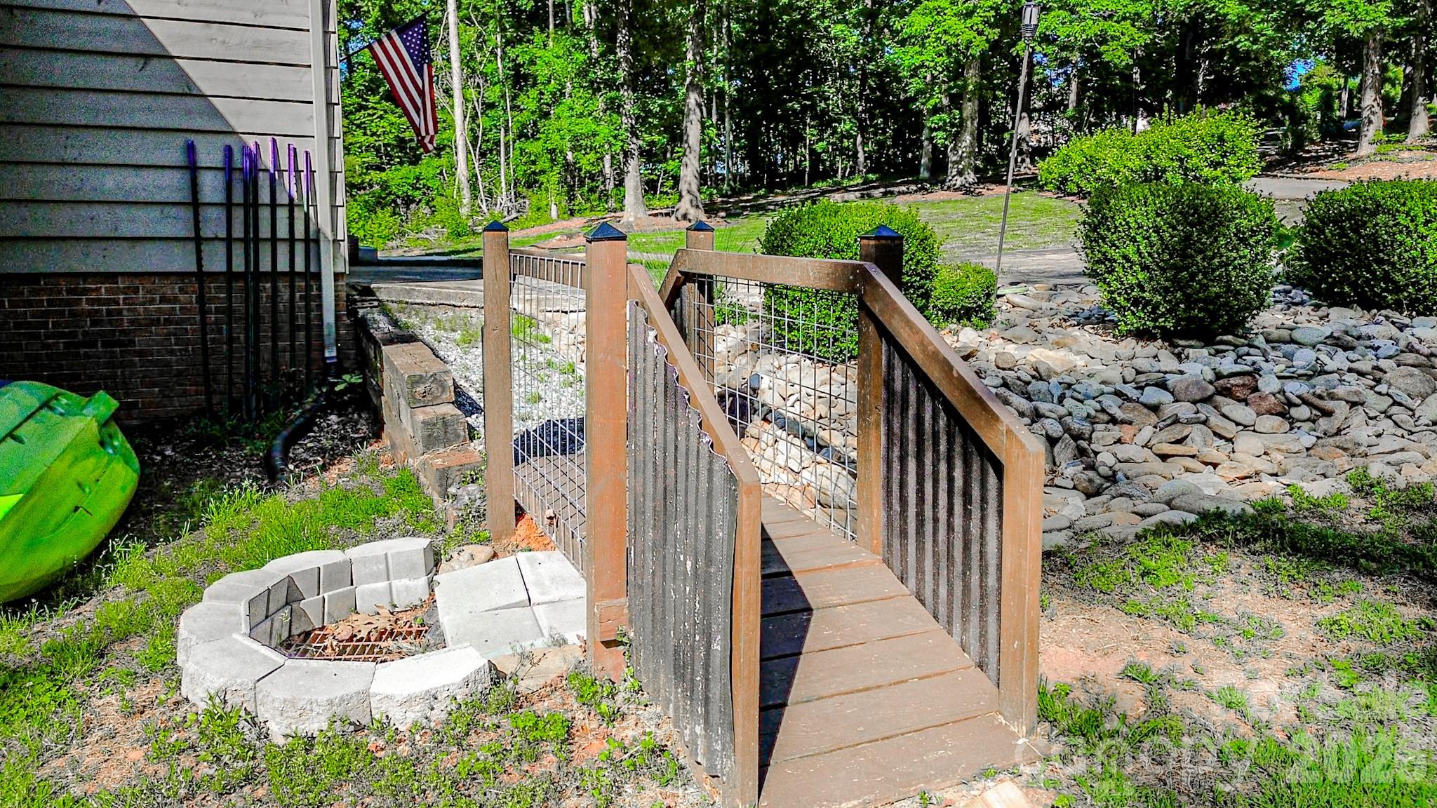 142 Padgett-Burns Road — Forest City