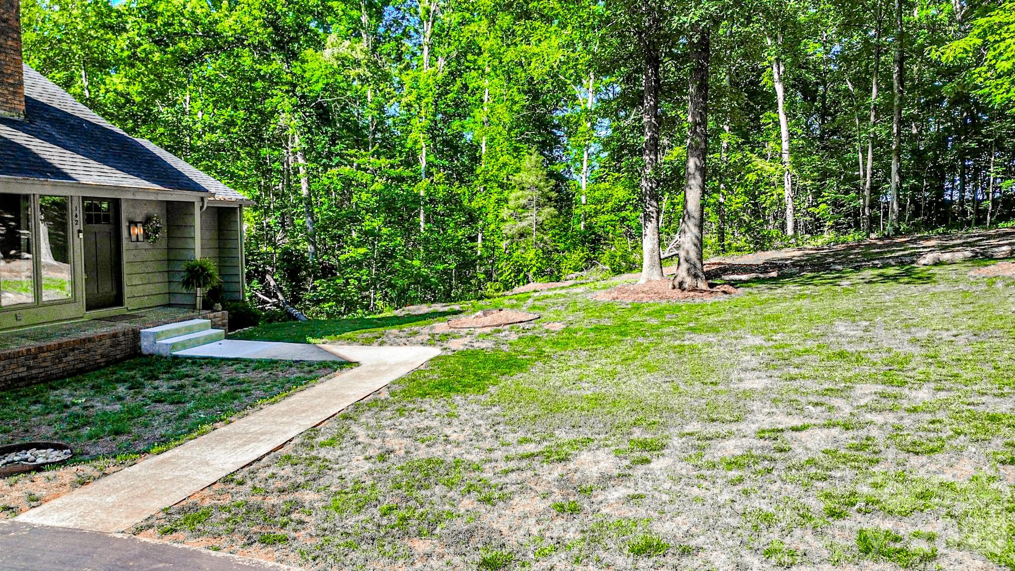142 Padgett-Burns Road — Forest City