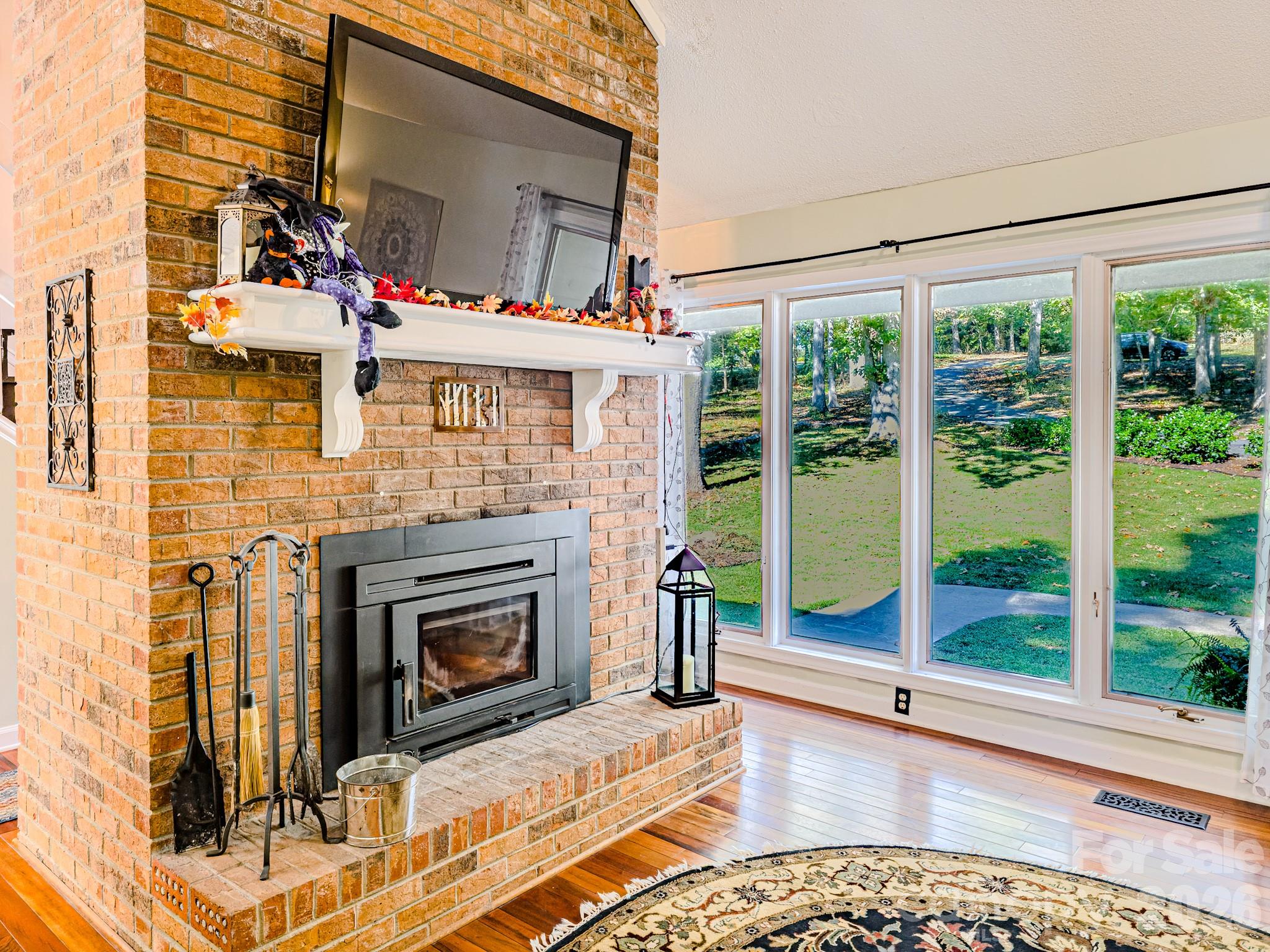 142 Padgett-Burns Road — Forest City