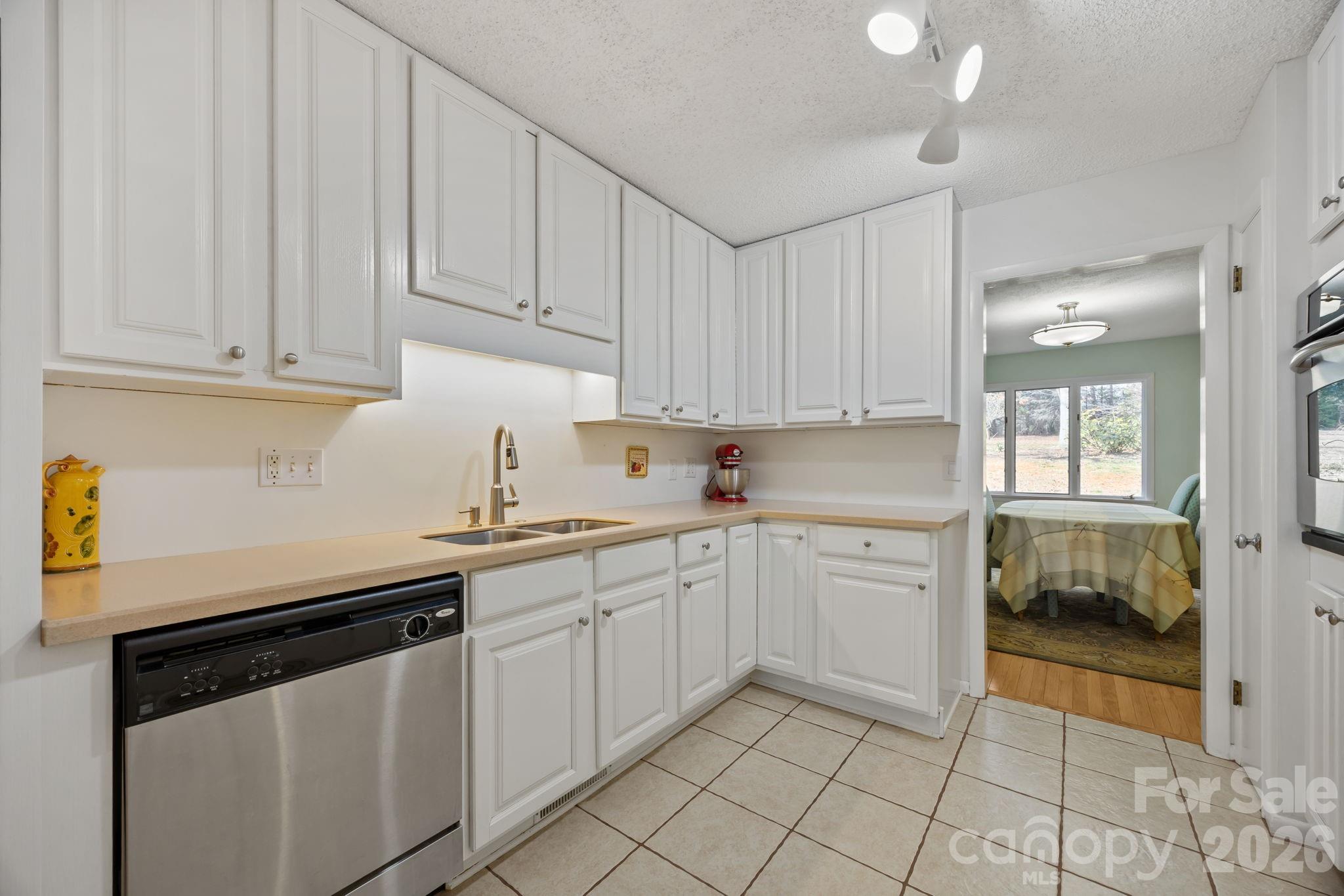 102 Crowfields Drive — Asheville