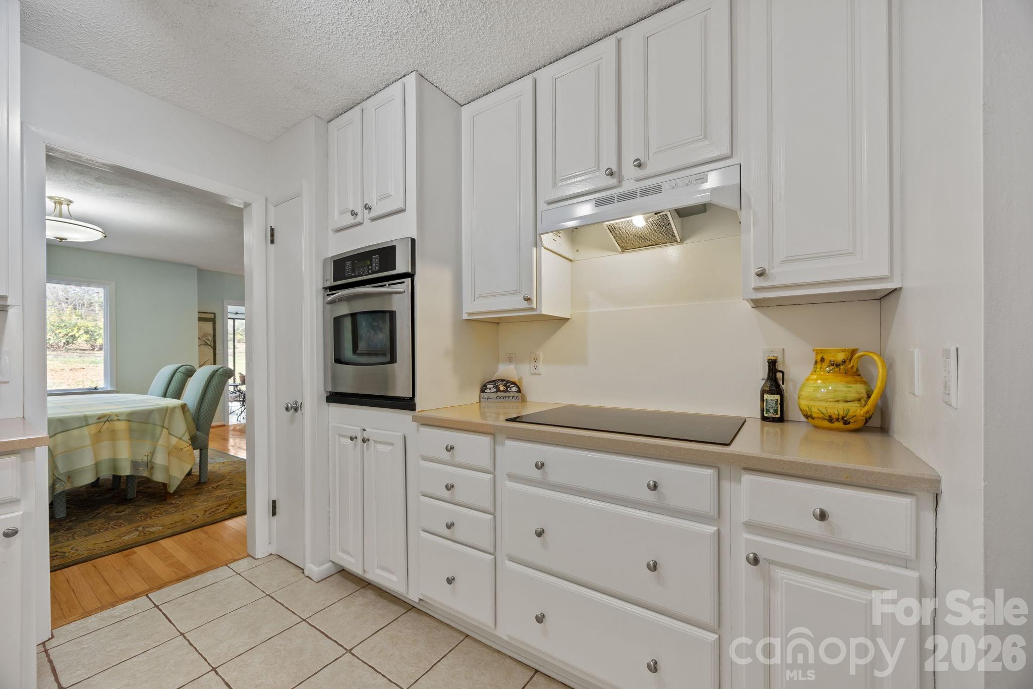102 Crowfields Drive — Asheville