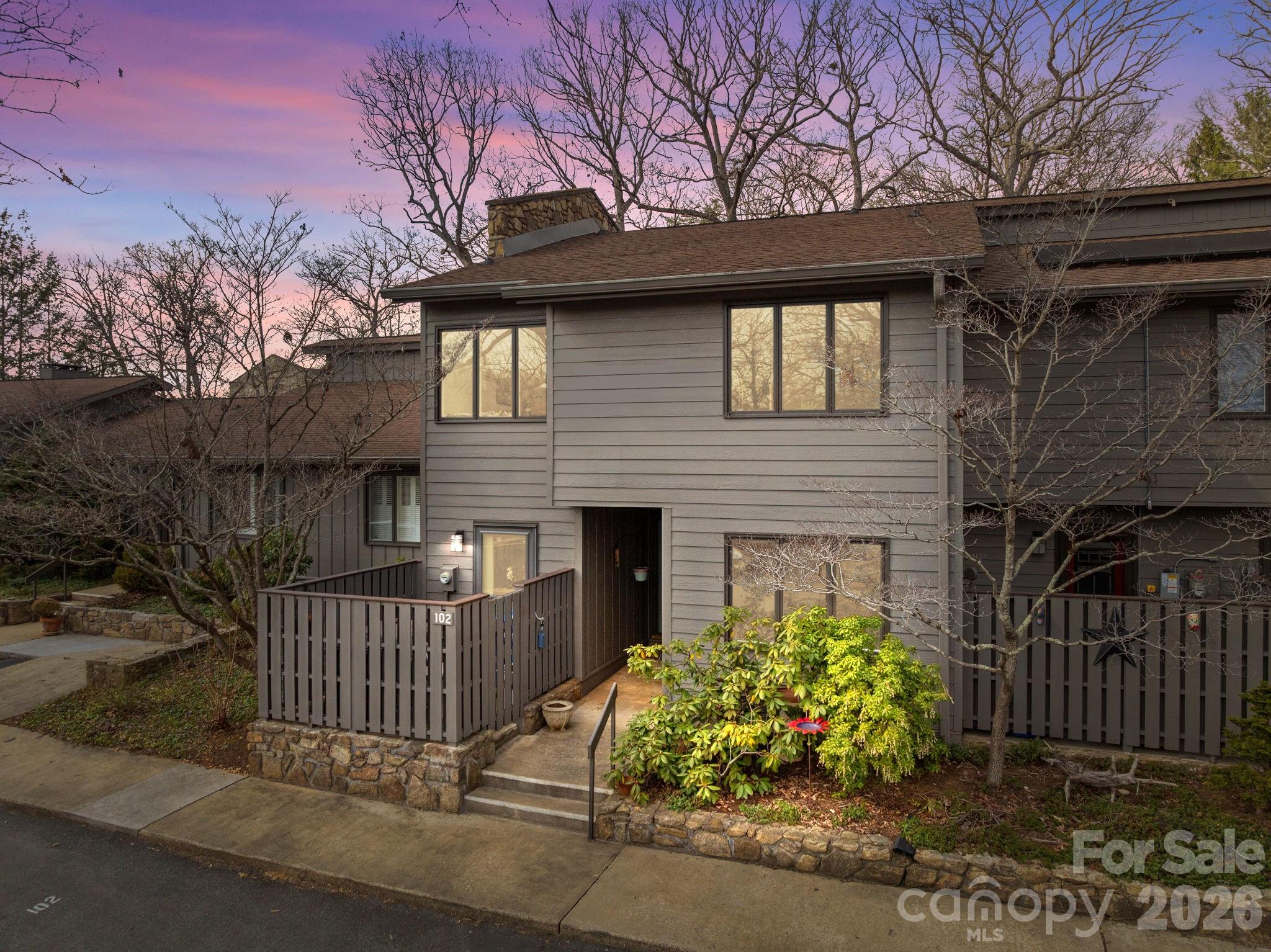 102 Crowfields Drive — Asheville