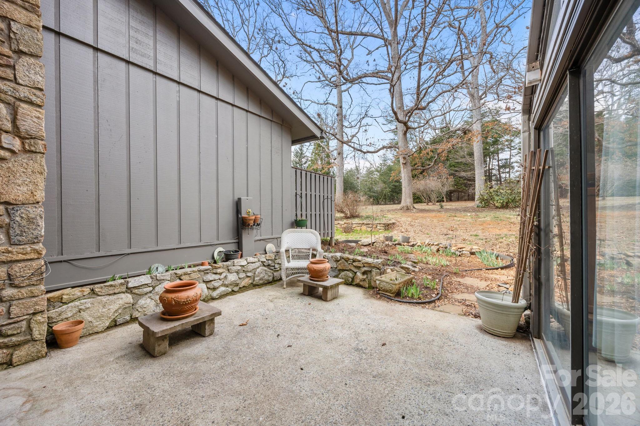 102 Crowfields Drive — Asheville