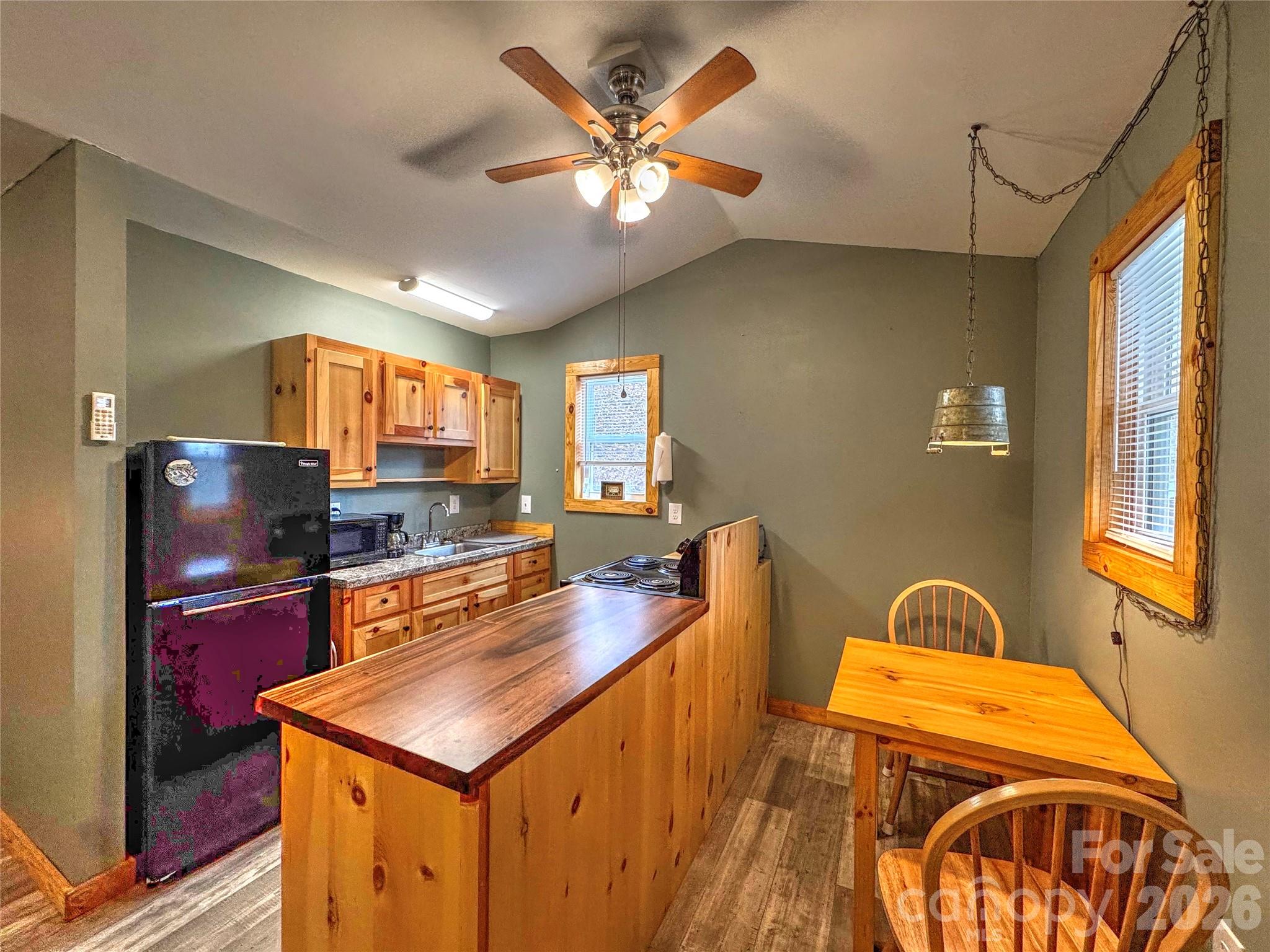 3807 Hwy 28 Highway — Robbinsville