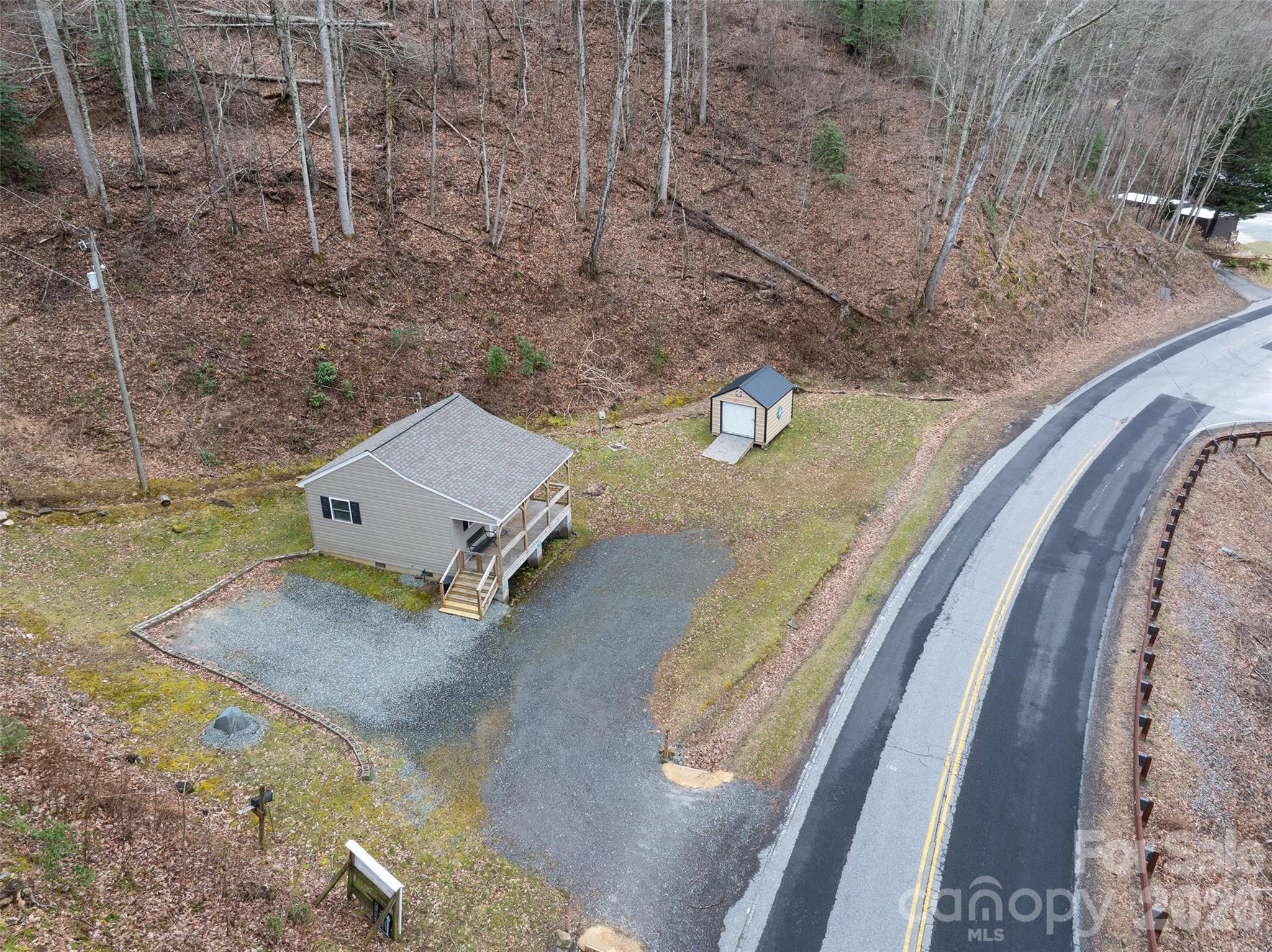 3807 Hwy 28 Highway — Robbinsville